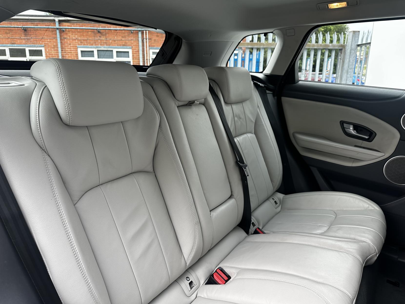 Land Rover Range Rover Evoque 2.0 eD4 SE SUV 5dr Diesel Manual FWD Euro 6 (s/s) (150 ps)