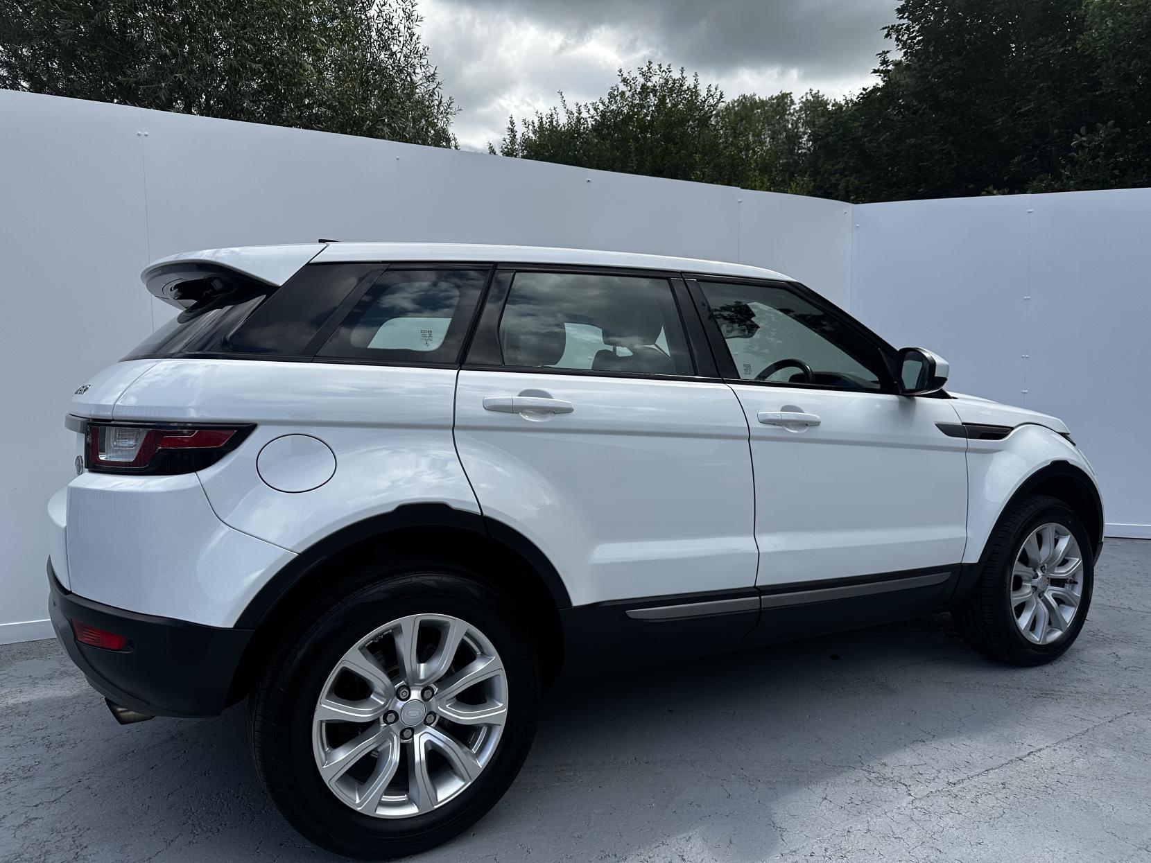 Land Rover Range Rover Evoque 2.0 eD4 SE SUV 5dr Diesel Manual FWD Euro 6 (s/s) (150 ps)
