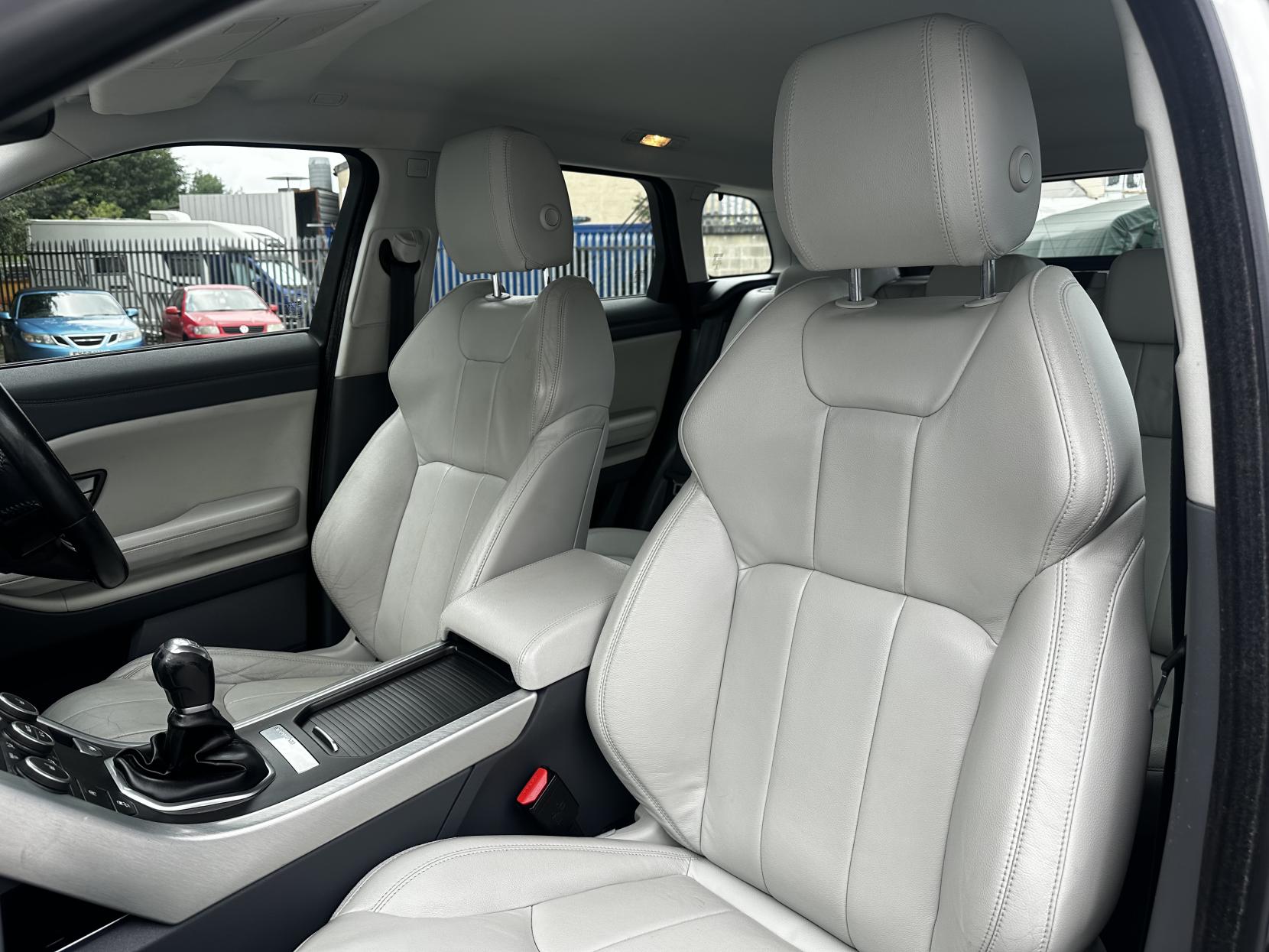 Land Rover Range Rover Evoque 2.0 eD4 SE SUV 5dr Diesel Manual FWD Euro 6 (s/s) (150 ps)