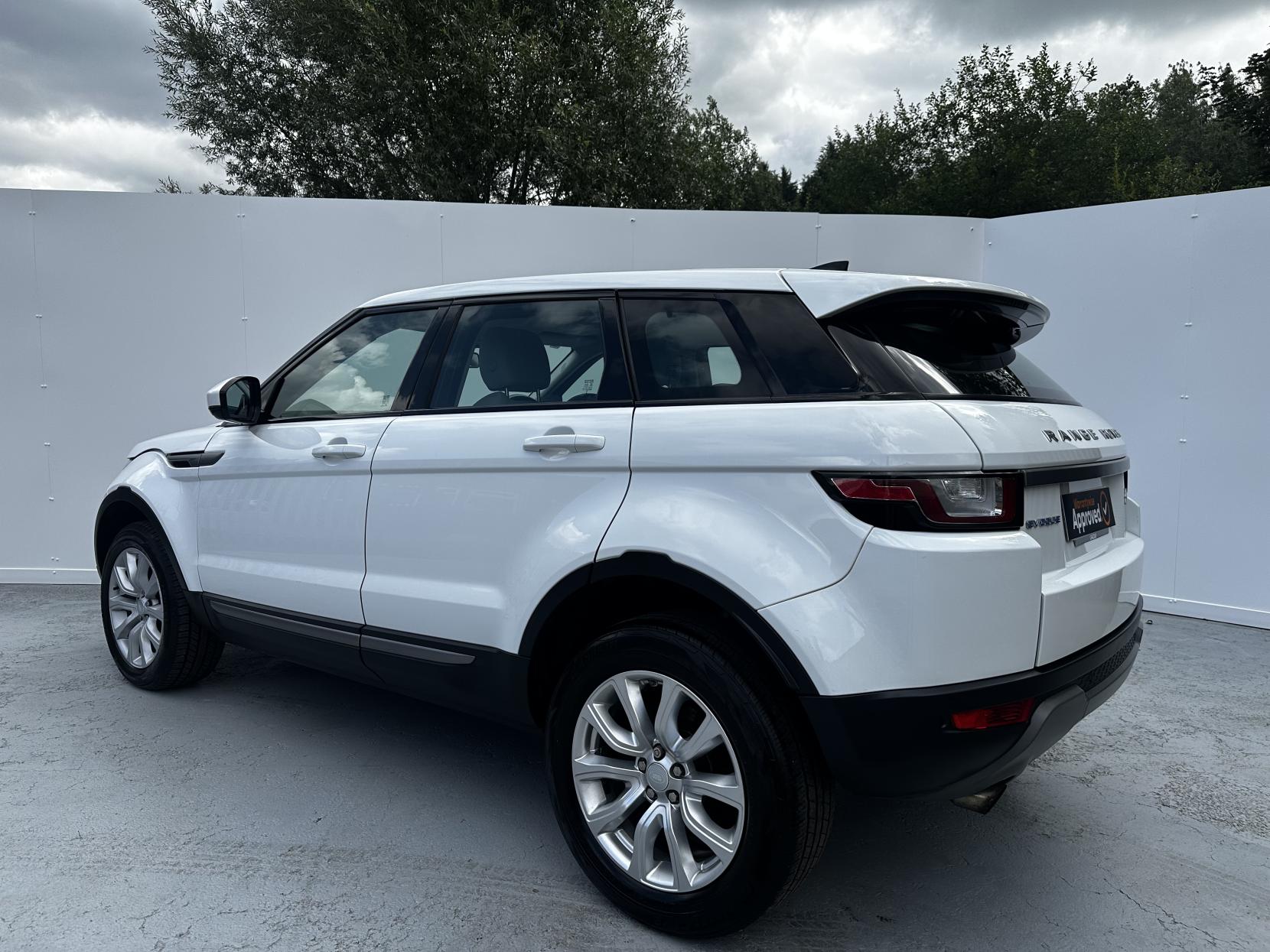 Land Rover Range Rover Evoque 2.0 eD4 SE SUV 5dr Diesel Manual FWD Euro 6 (s/s) (150 ps)