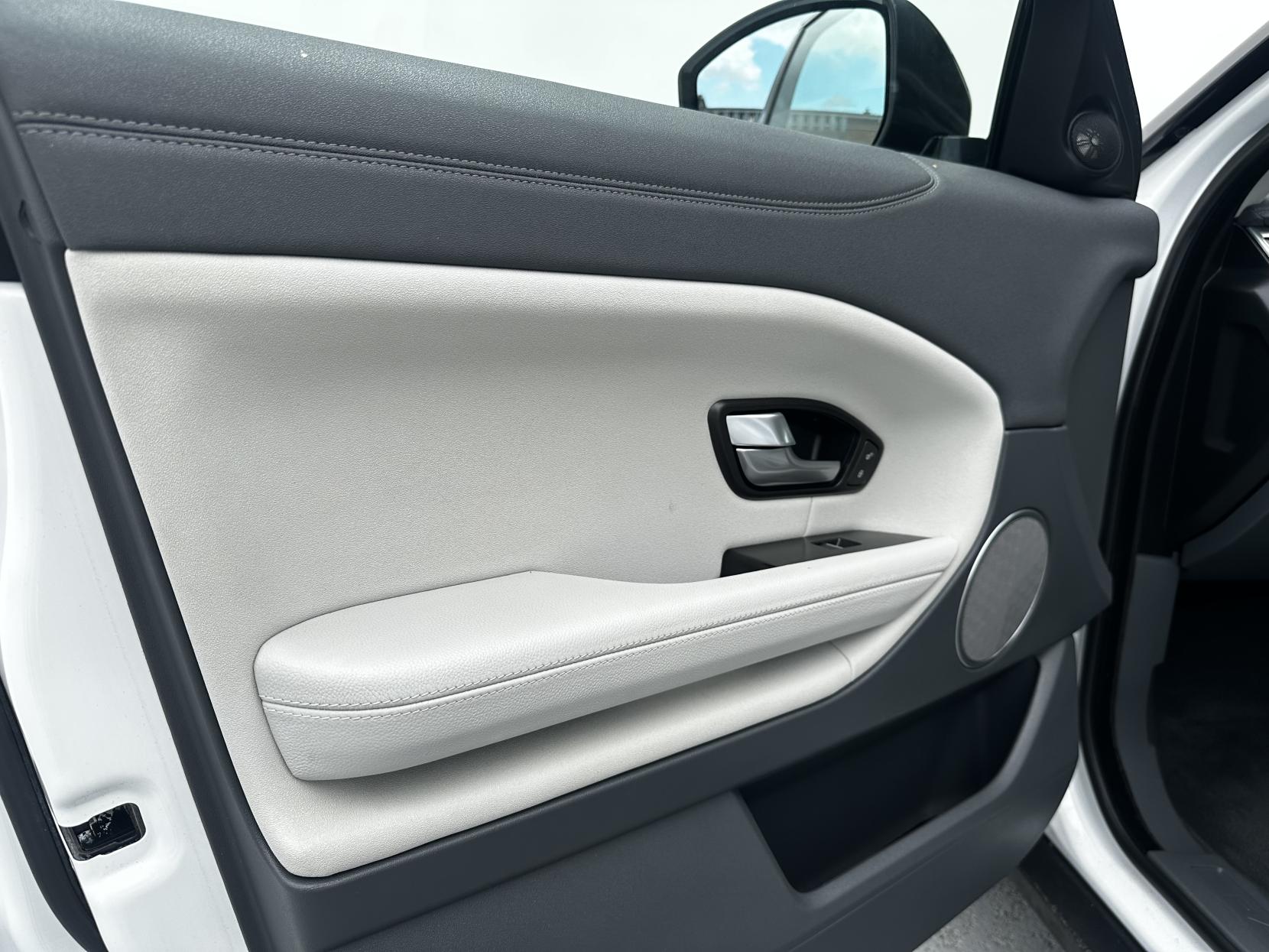 Land Rover Range Rover Evoque 2.0 eD4 SE SUV 5dr Diesel Manual FWD Euro 6 (s/s) (150 ps)