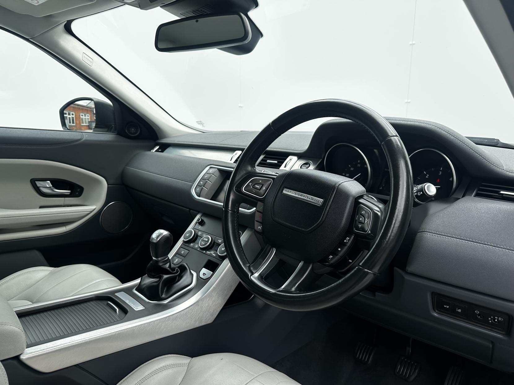 Land Rover Range Rover Evoque 2.0 eD4 SE SUV 5dr Diesel Manual FWD Euro 6 (s/s) (150 ps)