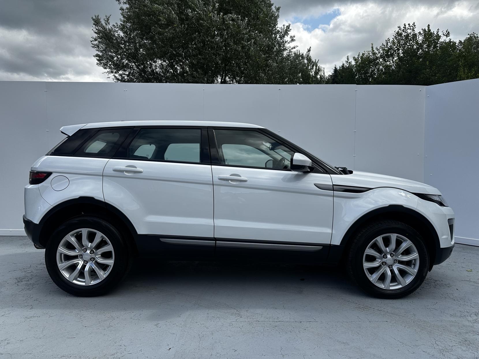 Land Rover Range Rover Evoque 2.0 eD4 SE SUV 5dr Diesel Manual FWD Euro 6 (s/s) (150 ps)