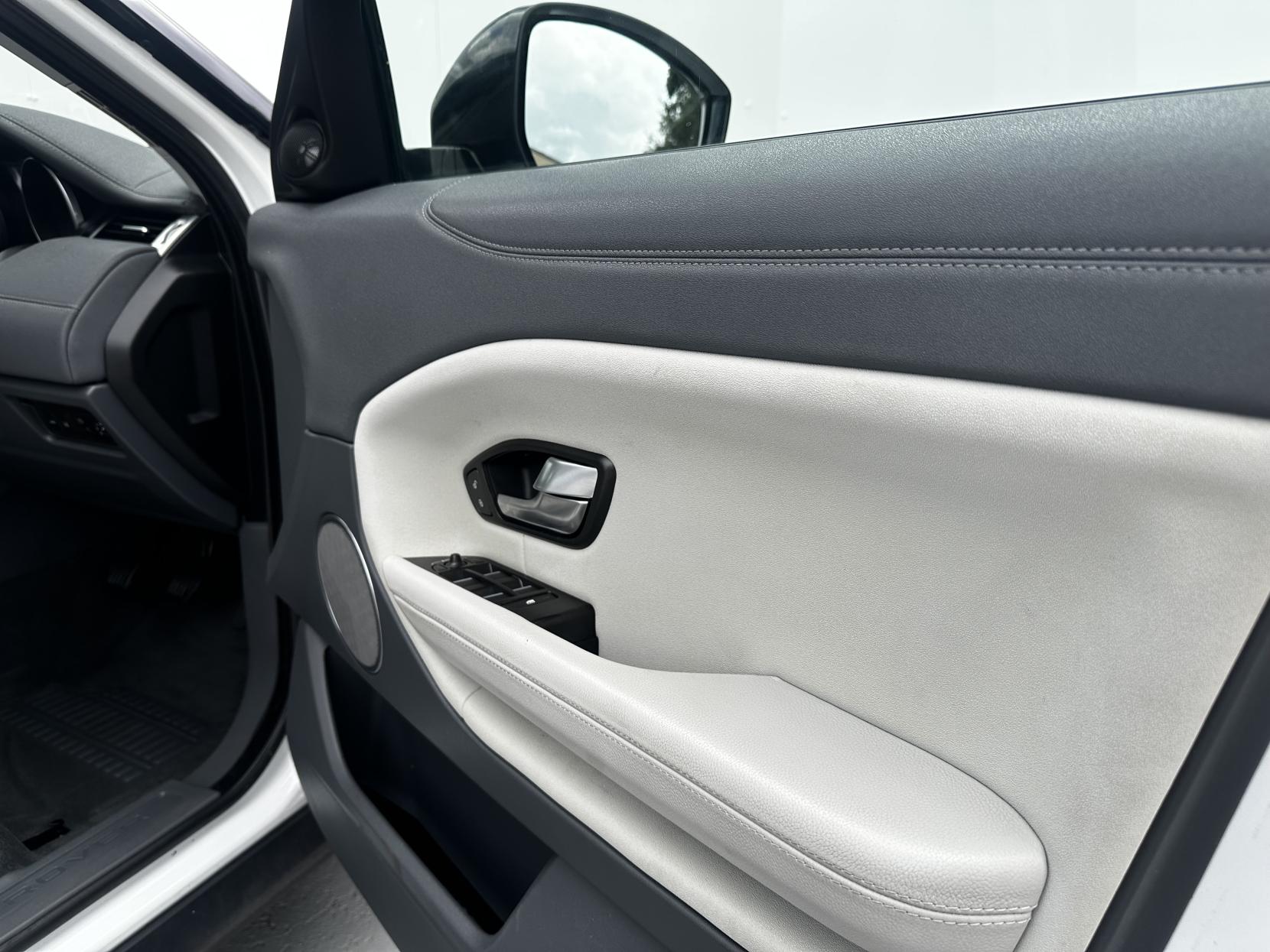 Land Rover Range Rover Evoque 2.0 eD4 SE SUV 5dr Diesel Manual FWD Euro 6 (s/s) (150 ps)