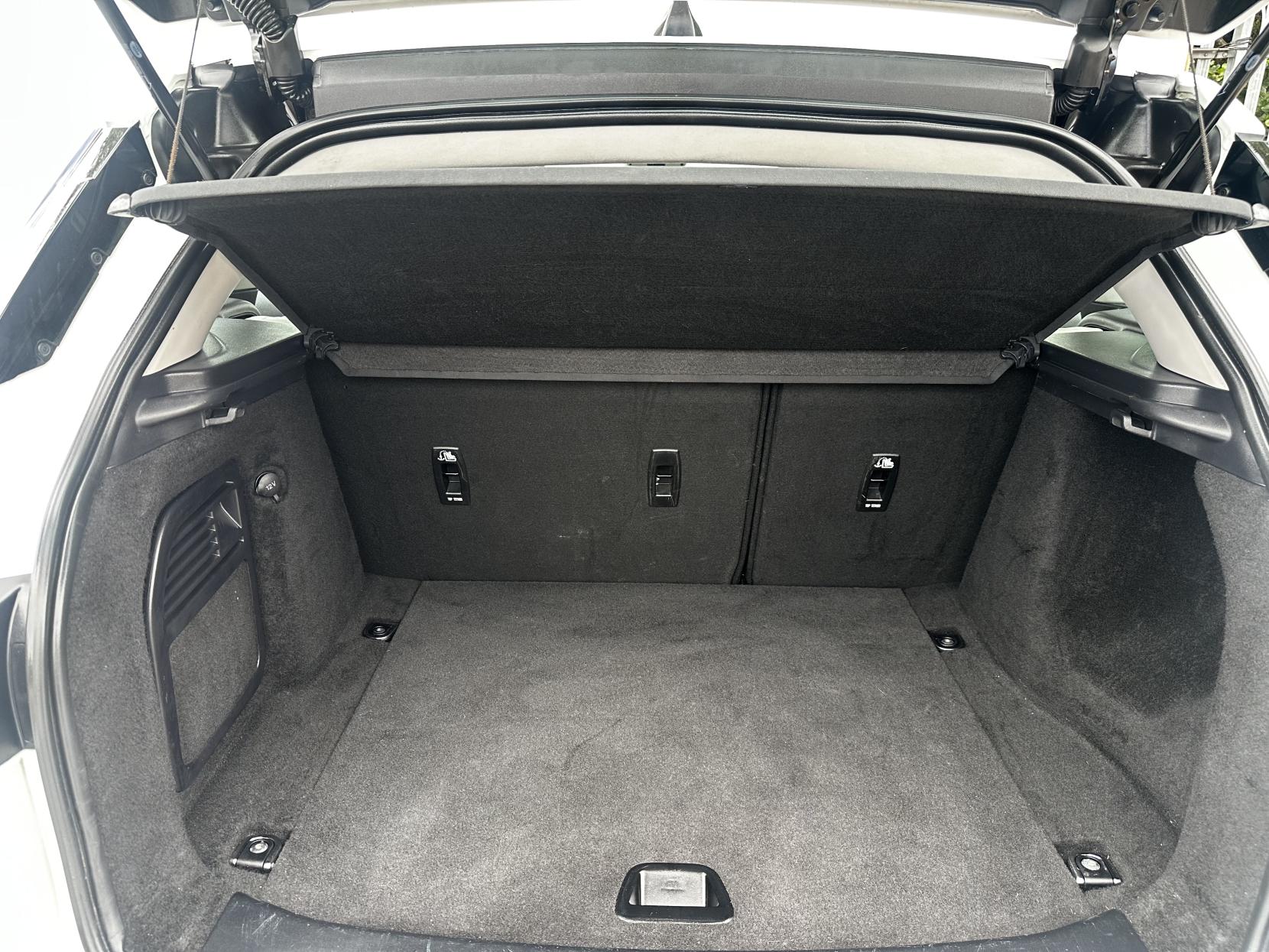 Land Rover Range Rover Evoque 2.0 eD4 SE SUV 5dr Diesel Manual FWD Euro 6 (s/s) (150 ps)