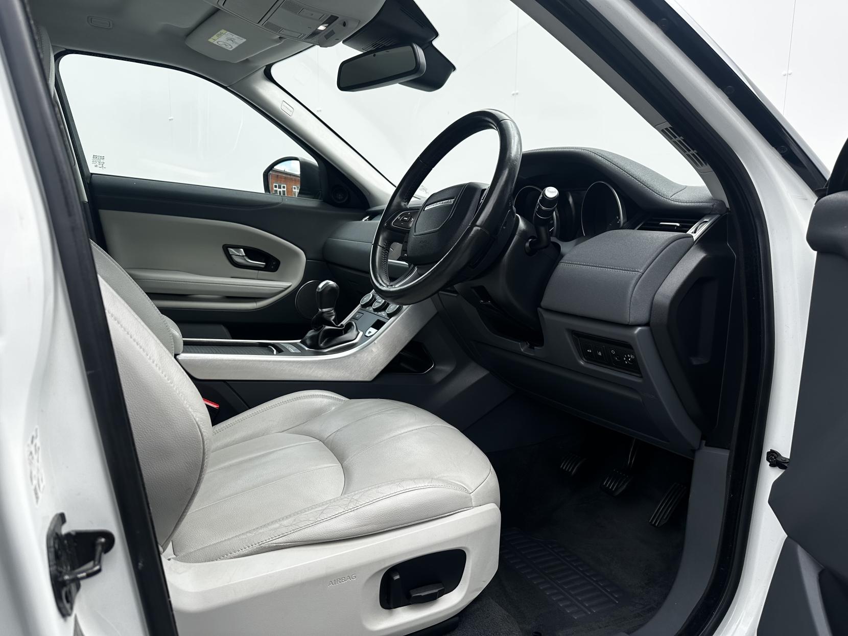 Land Rover Range Rover Evoque 2.0 eD4 SE SUV 5dr Diesel Manual FWD Euro 6 (s/s) (150 ps)