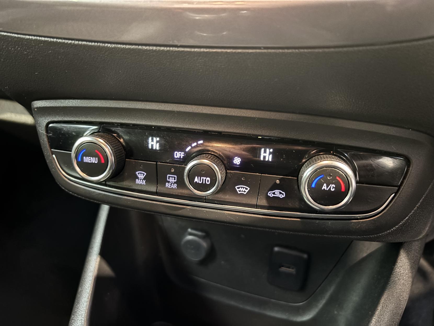 Vauxhall Crossland X 1.2 Elite SUV 5dr Petrol Manual Euro 6 (s/s) (83 ps)