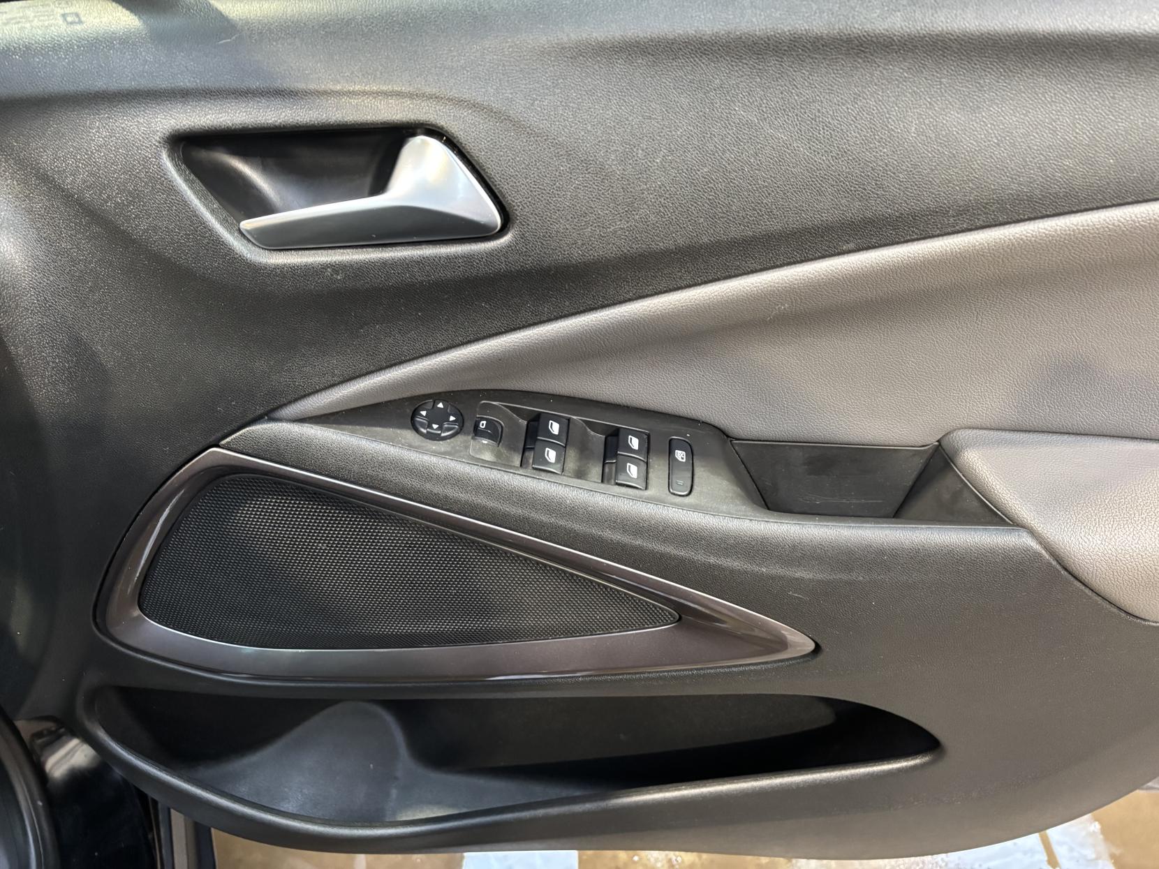 Vauxhall Crossland X 1.2 Elite SUV 5dr Petrol Manual Euro 6 (s/s) (83 ps)