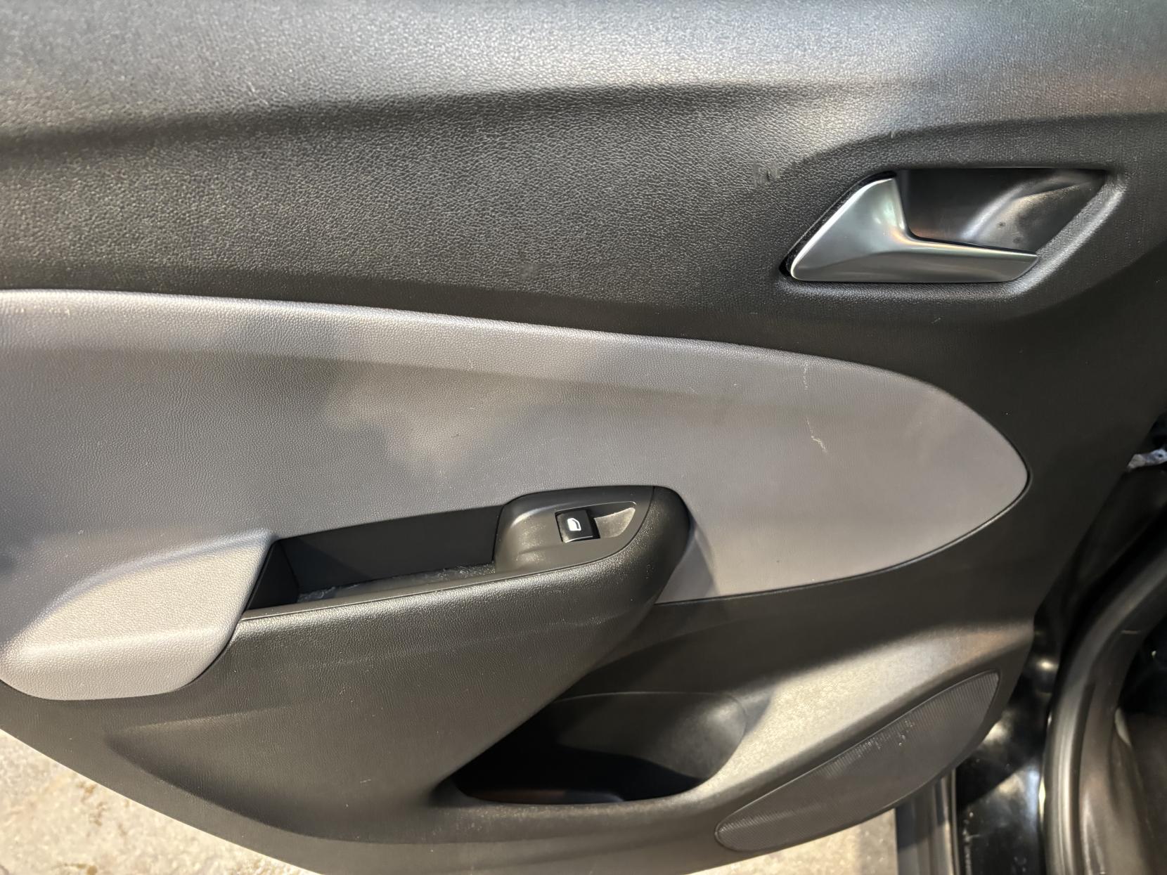 Vauxhall Crossland X 1.2 Elite SUV 5dr Petrol Manual Euro 6 (s/s) (83 ps)