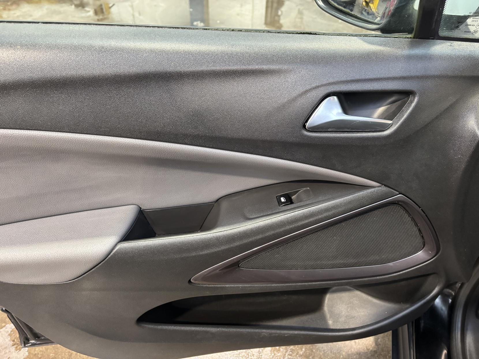 Vauxhall Crossland X 1.2 Elite SUV 5dr Petrol Manual Euro 6 (s/s) (83 ps)