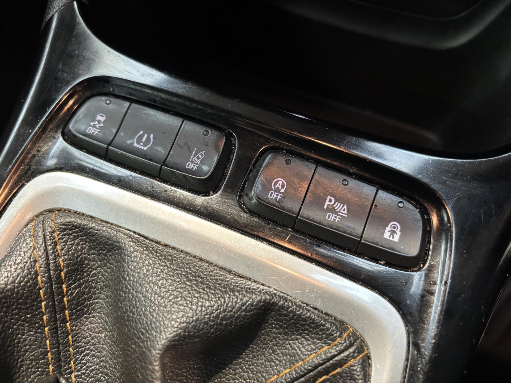 Vauxhall Crossland X 1.2 Elite SUV 5dr Petrol Manual Euro 6 (s/s) (83 ps)