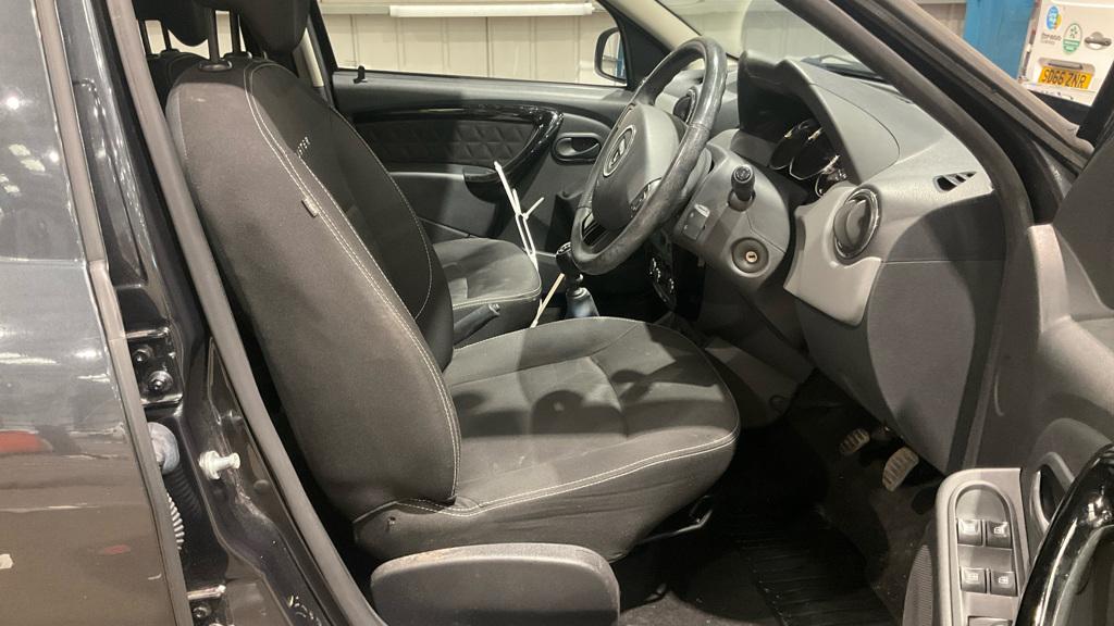 Dacia Duster 1.5 dCi Laureate SUV 5dr Diesel Manual Euro 5 (110 ps)