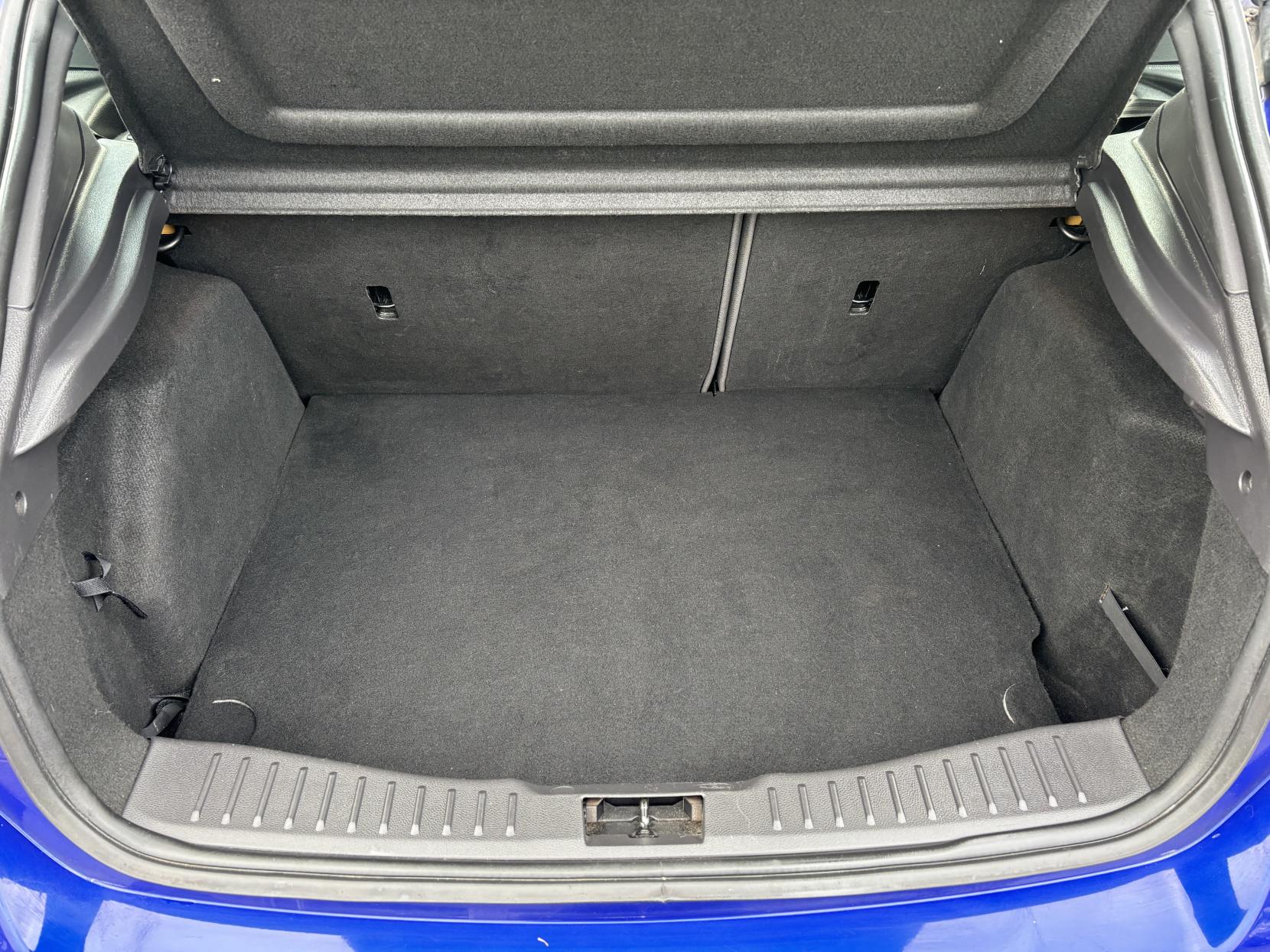 Ford Focus 2.0T EcoBoost ST-2 Hatchback 5dr Petrol Manual Euro 5 (s/s) (250 ps)