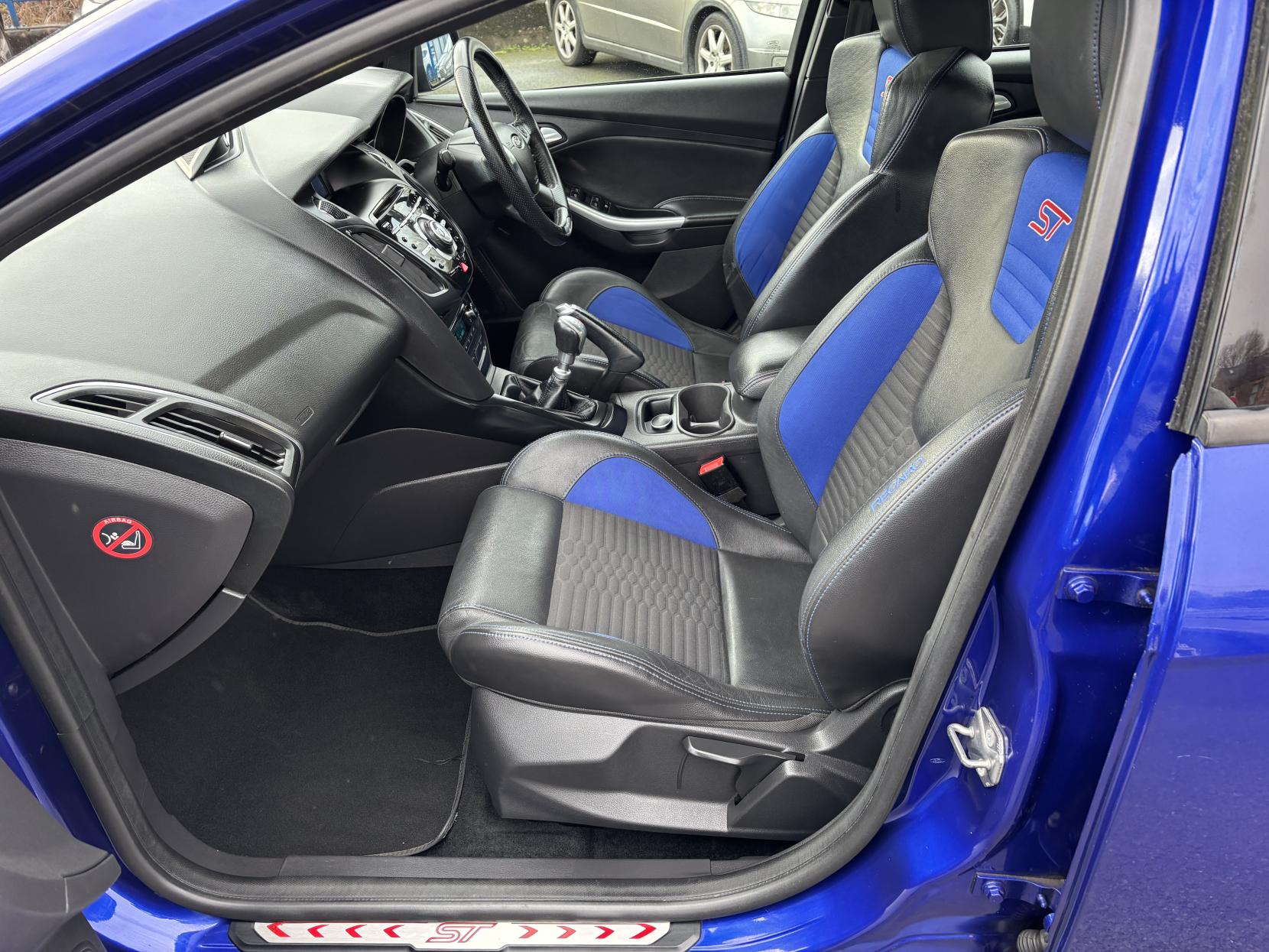 Ford Focus 2.0T EcoBoost ST-2 Hatchback 5dr Petrol Manual Euro 5 (s/s) (250 ps)