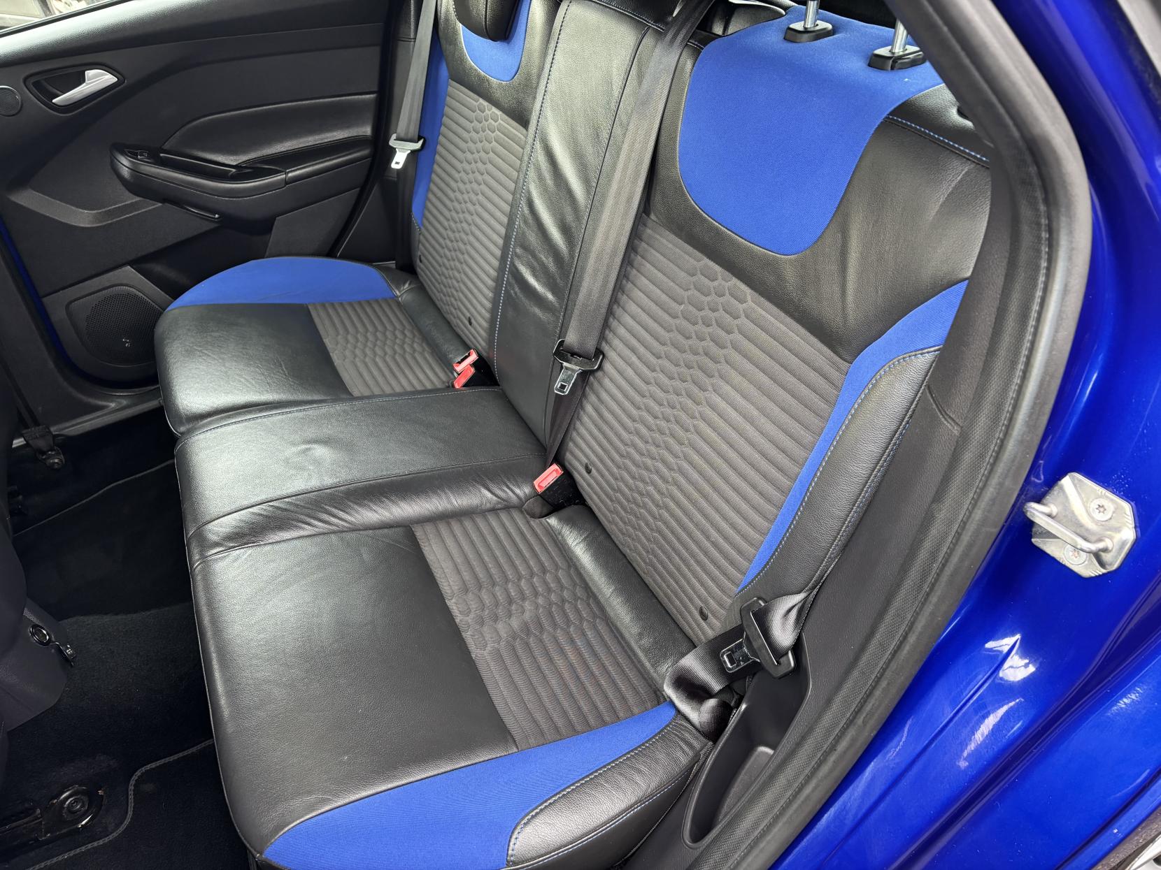 Ford Focus 2.0T EcoBoost ST-2 Hatchback 5dr Petrol Manual Euro 5 (s/s) (250 ps)