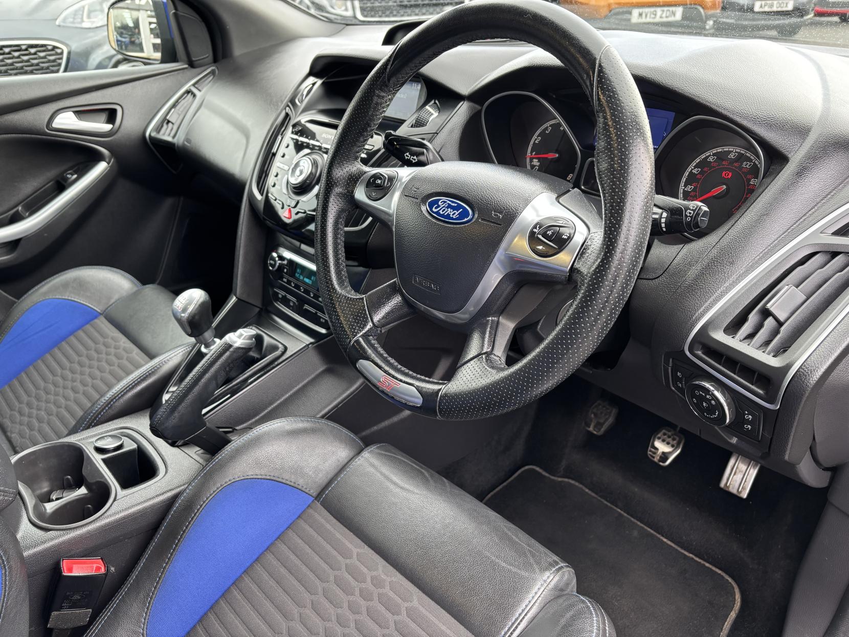 Ford Focus 2.0T EcoBoost ST-2 Hatchback 5dr Petrol Manual Euro 5 (s/s) (250 ps)