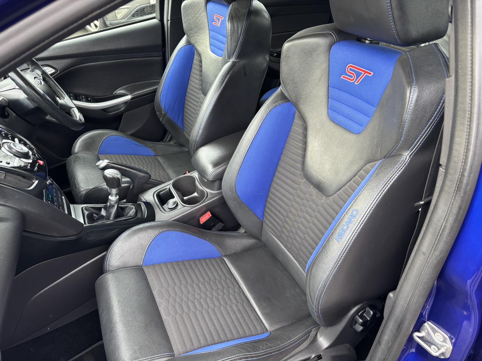 Ford Focus 2.0T EcoBoost ST-2 Hatchback 5dr Petrol Manual Euro 5 (s/s) (250 ps)