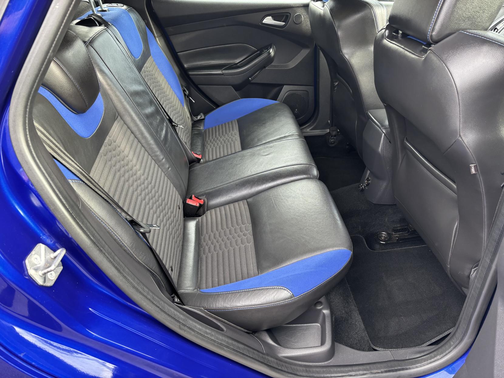 Ford Focus 2.0T EcoBoost ST-2 Hatchback 5dr Petrol Manual Euro 5 (s/s) (250 ps)