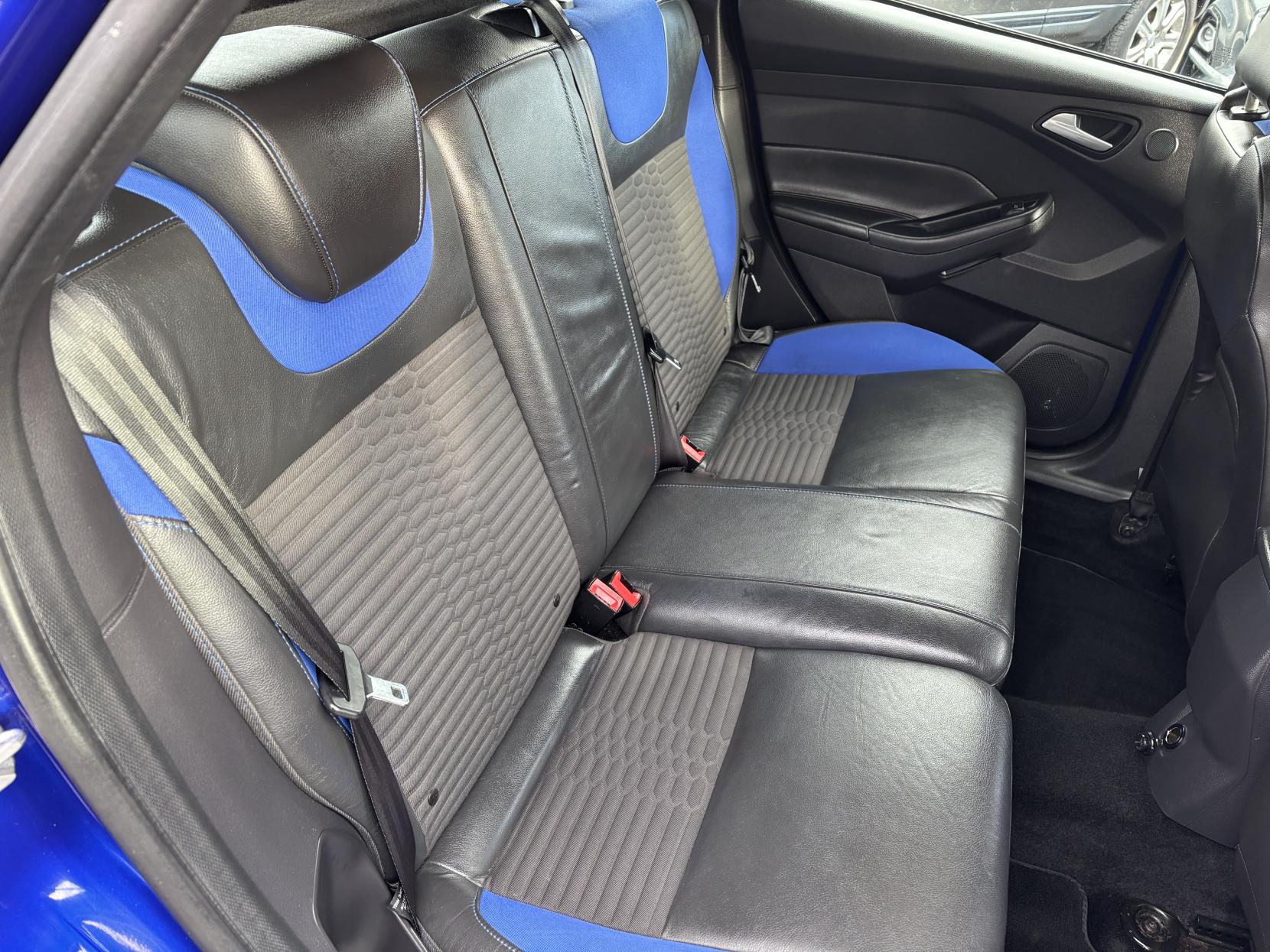 Ford Focus 2.0T EcoBoost ST-2 Hatchback 5dr Petrol Manual Euro 5 (s/s) (250 ps)