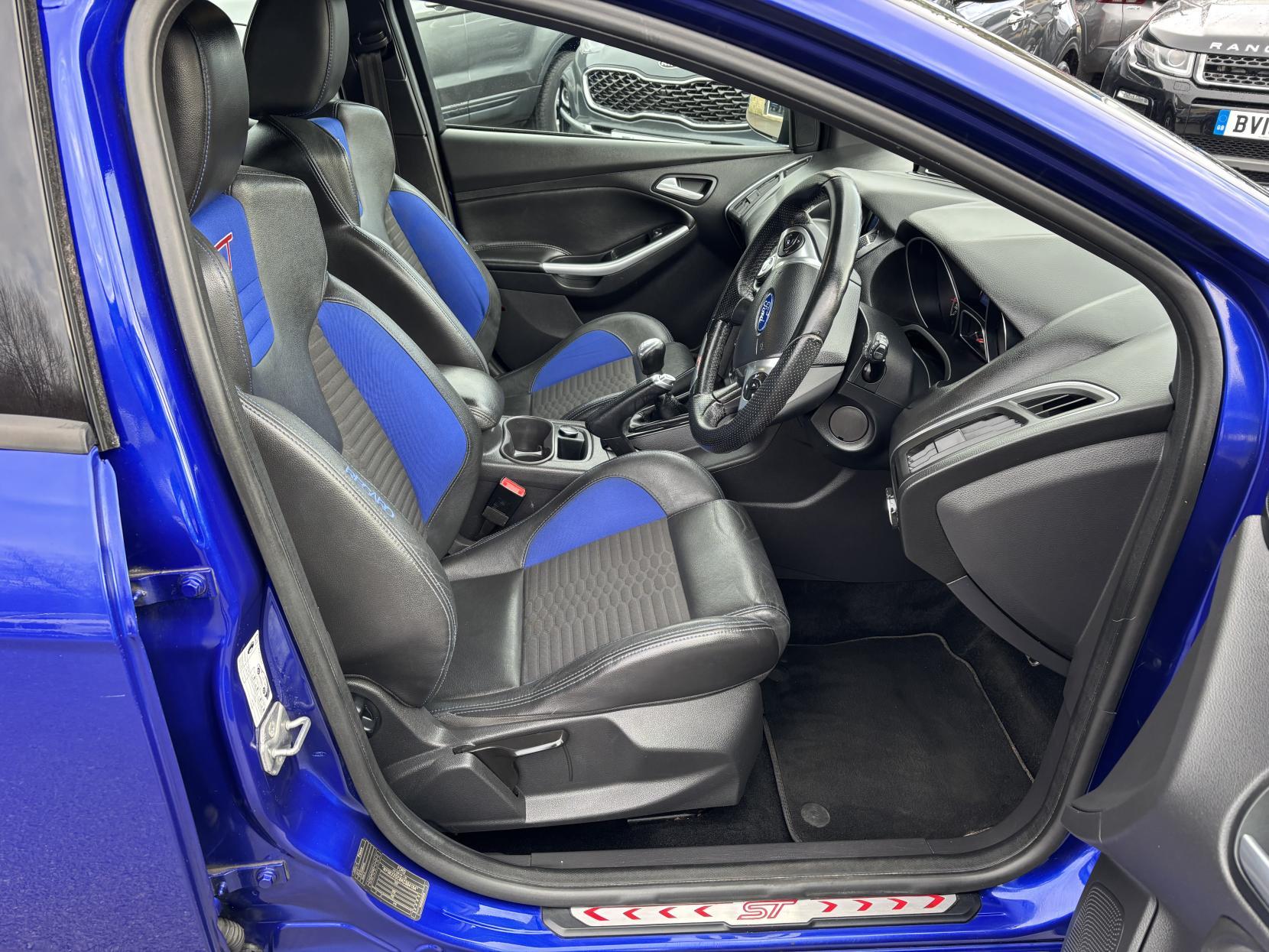 Ford Focus 2.0T EcoBoost ST-2 Hatchback 5dr Petrol Manual Euro 5 (s/s) (250 ps)