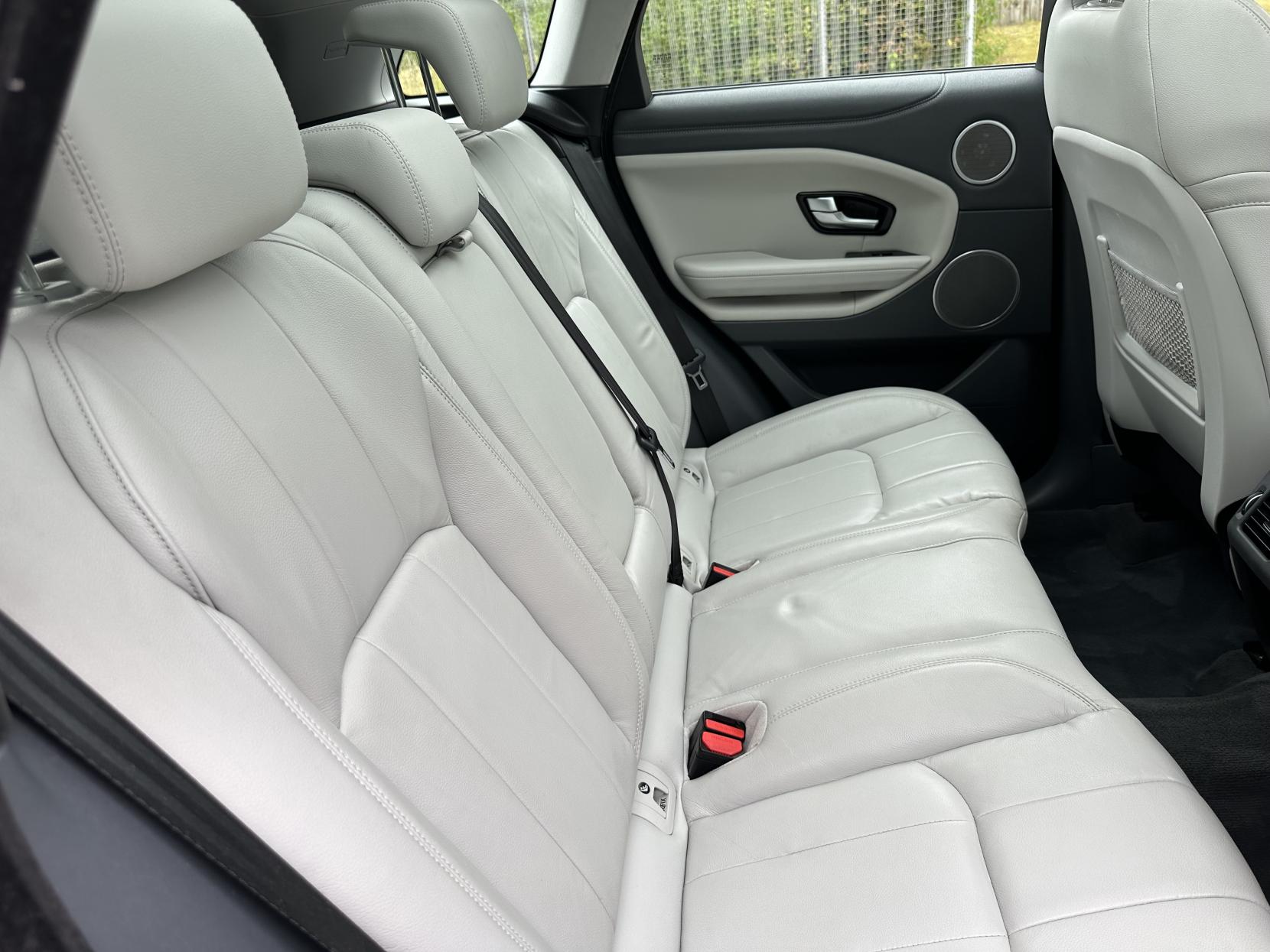 Land Rover Range Rover Evoque 2.0 SE Tech SUV (2015 - 2018)
