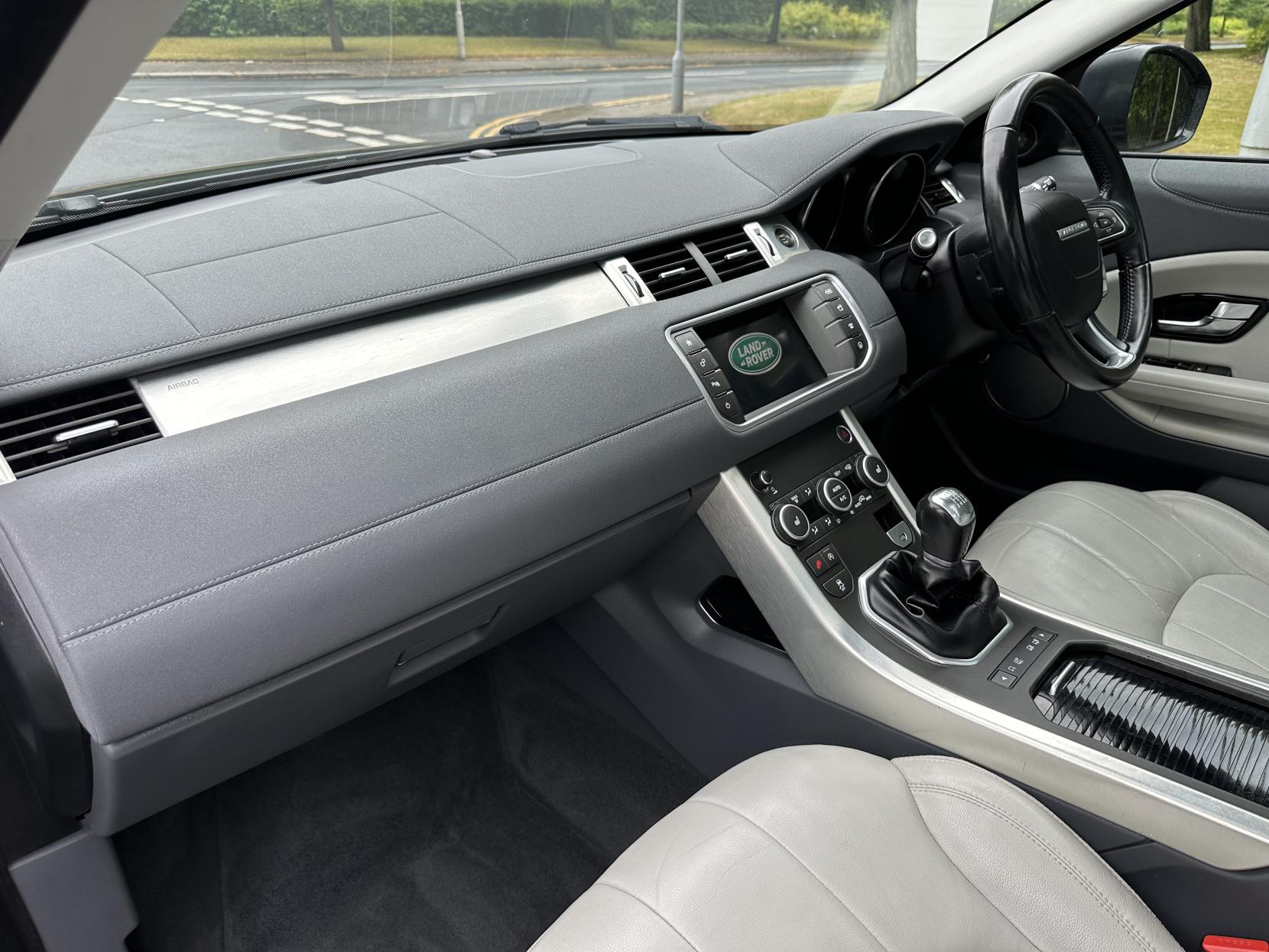 Land Rover Range Rover Evoque 2.0 SE Tech SUV (2015 - 2018)