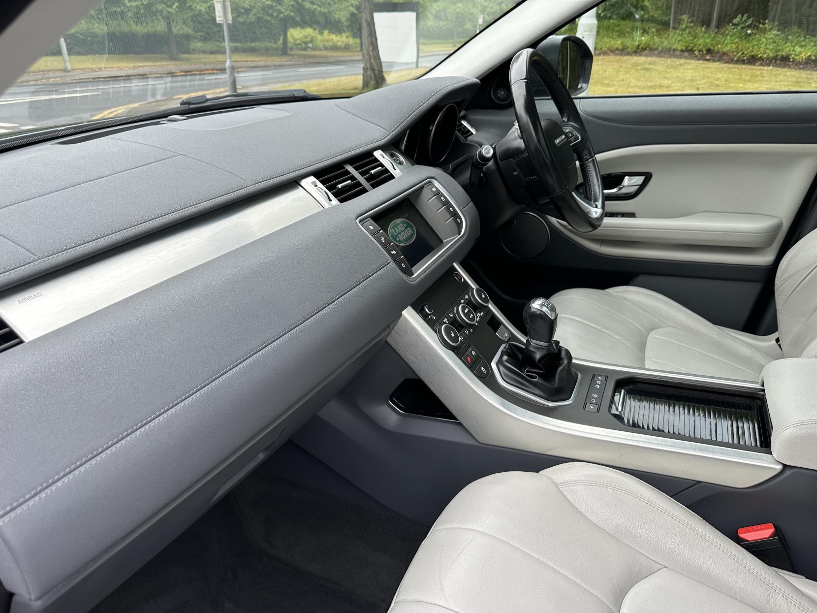 Land Rover Range Rover Evoque 2.0 SE Tech SUV (2015 - 2018)