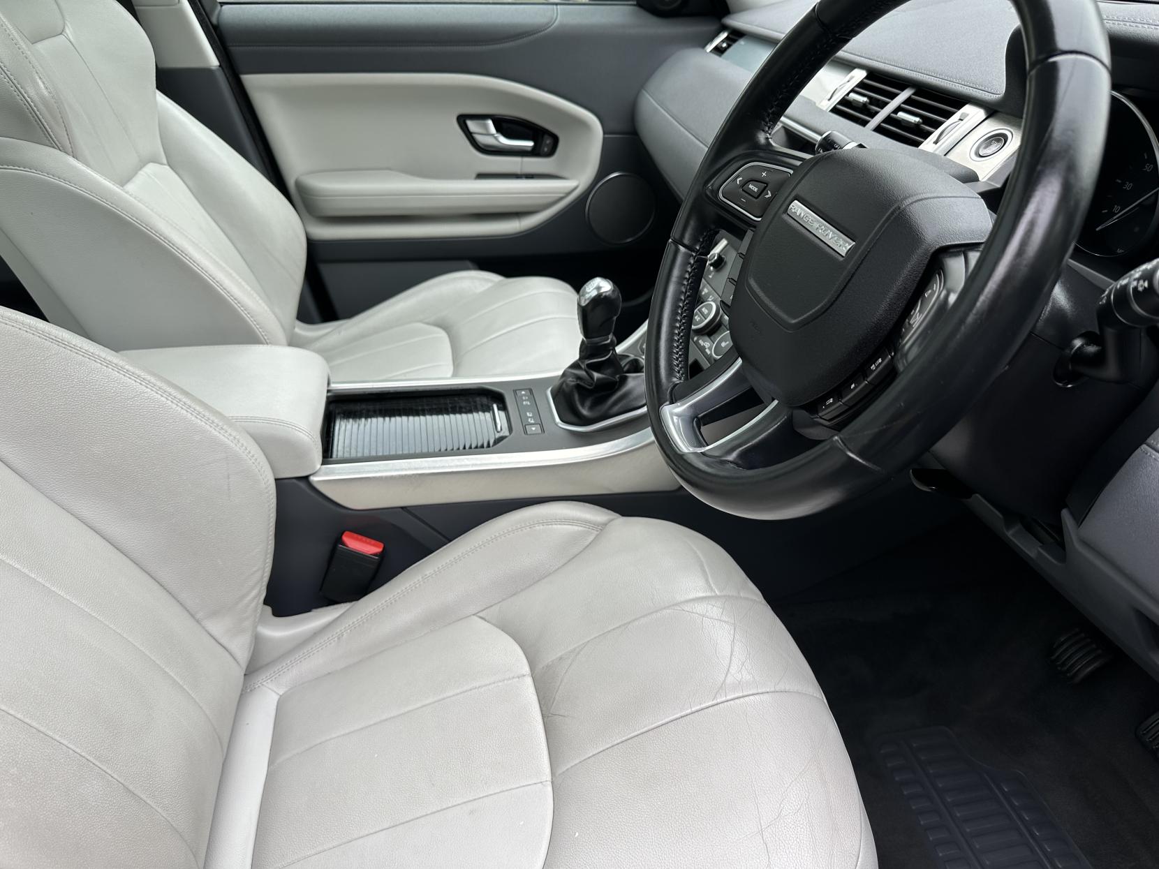 Land Rover Range Rover Evoque 2.0 SE Tech SUV (2015 - 2018)
