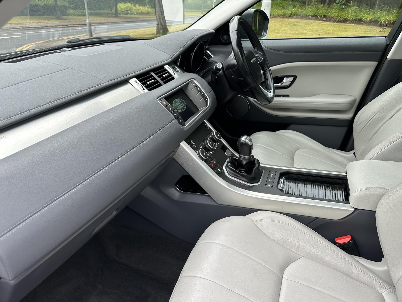 Land Rover Range Rover Evoque 2.0 SE Tech SUV (2015 - 2018)