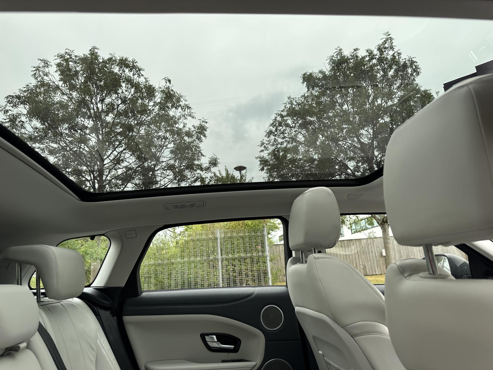 Land Rover Range Rover Evoque 2.0 SE Tech SUV (2015 - 2018)