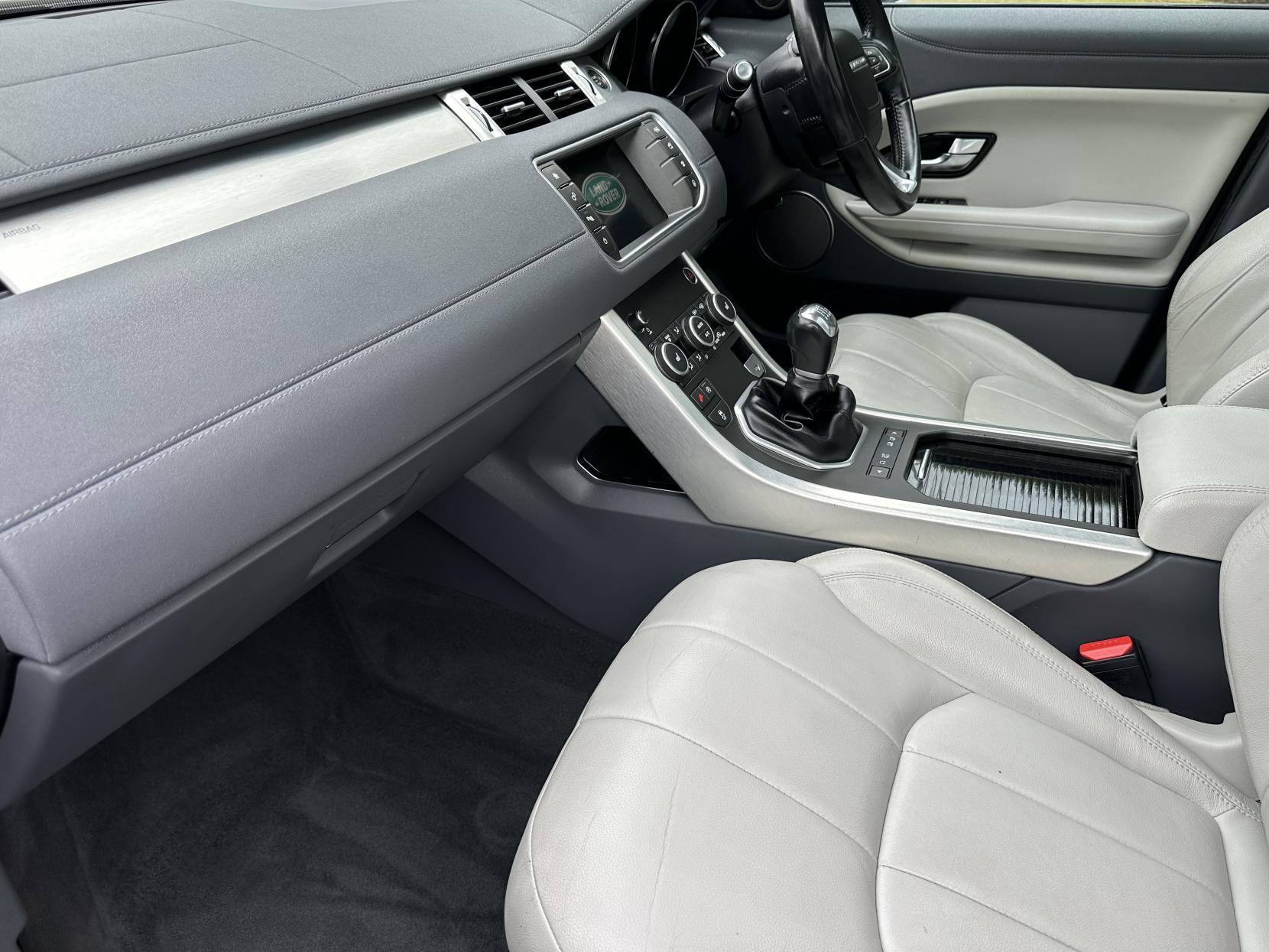 Land Rover Range Rover Evoque 2.0 SE Tech SUV (2015 - 2018)