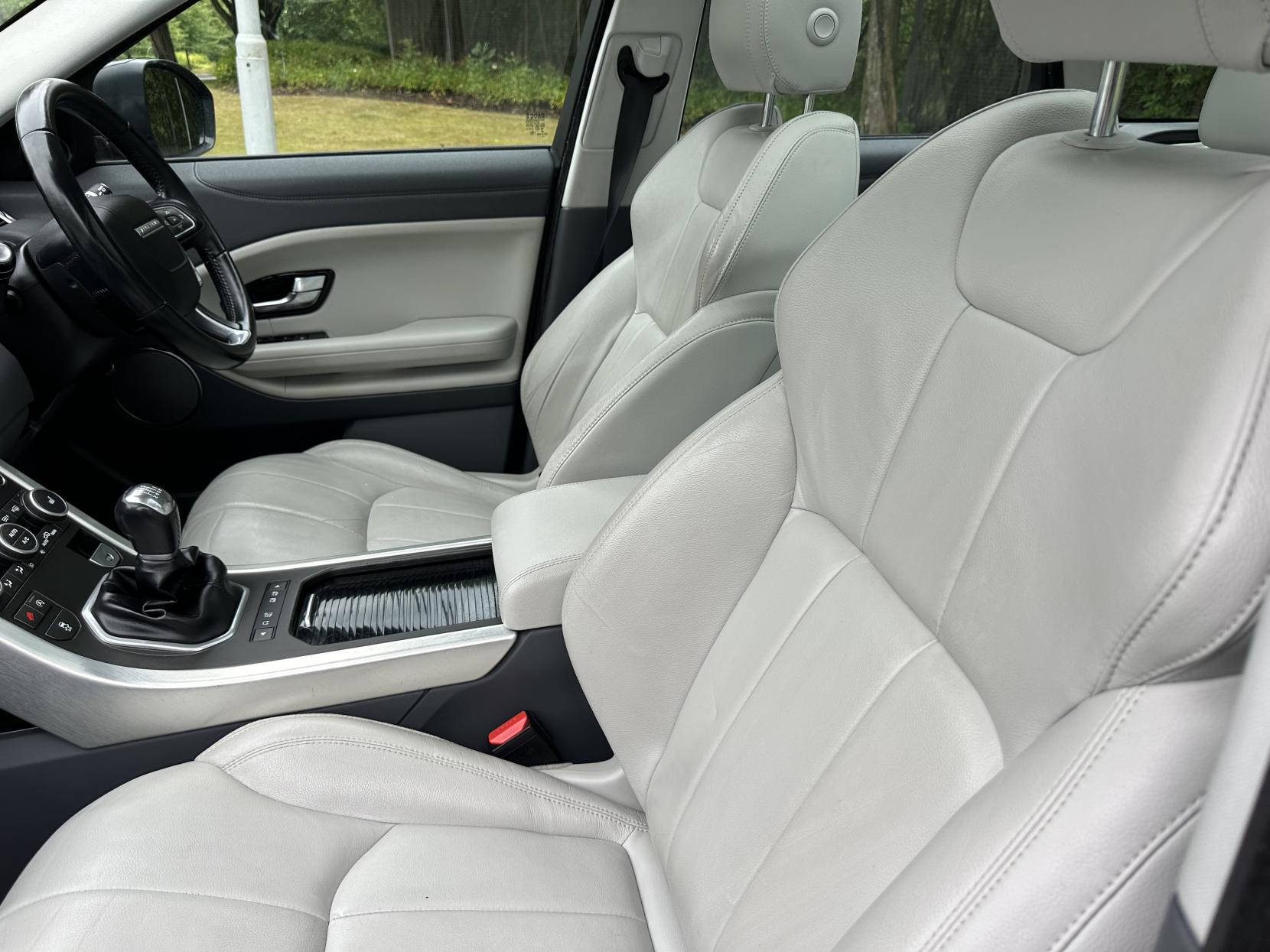 Land Rover Range Rover Evoque 2.0 SE Tech SUV (2015 - 2018)