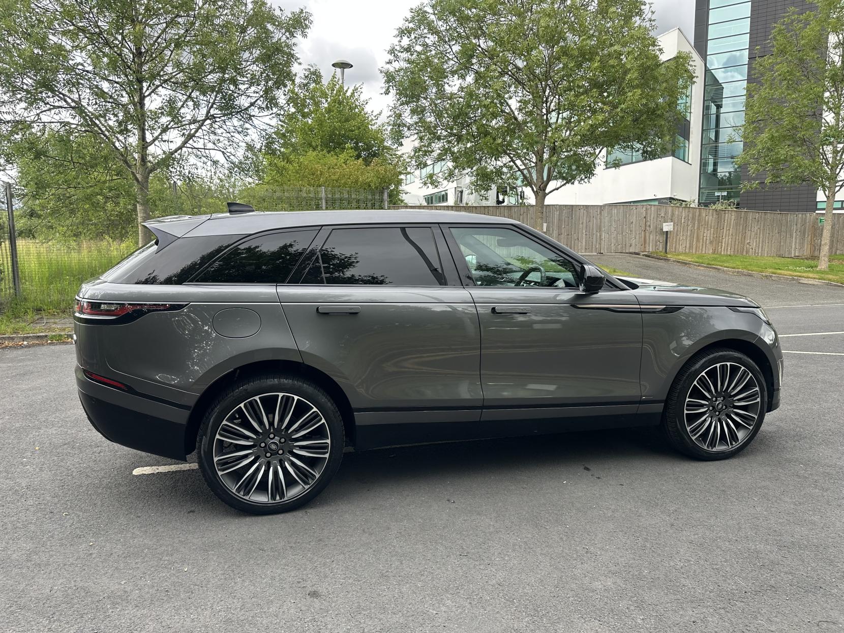 Land Rover Range Rover Velar 2.0 P300 R-Dynamic HSE GPF SUV 5dr Petrol Auto 4WD Euro 6 (s/s) (300 ps)