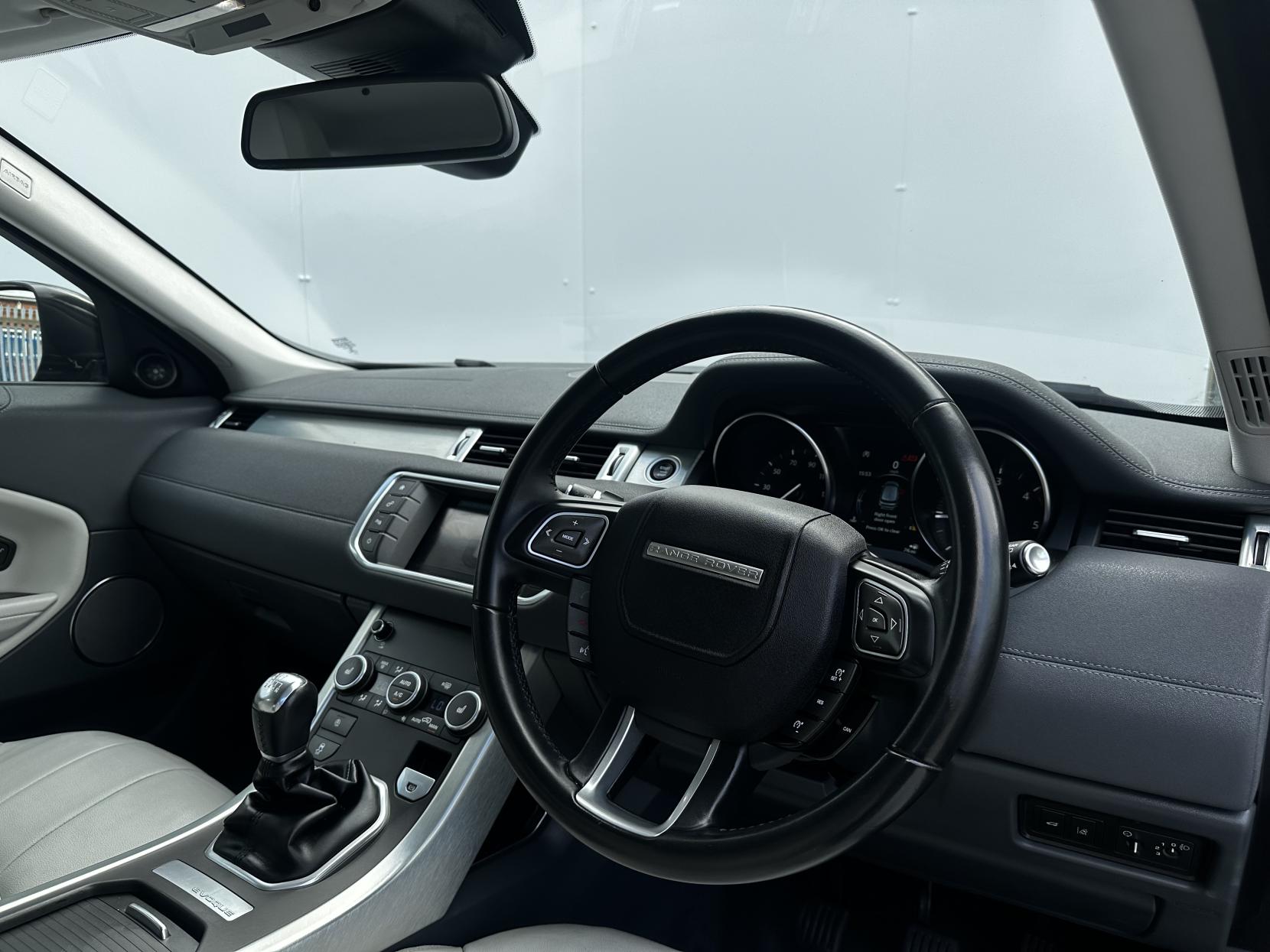 Land Rover Range Rover Evoque 2.0 eD4 SE SUV 5dr Diesel Manual FWD Euro 6 (s/s) (150 ps)