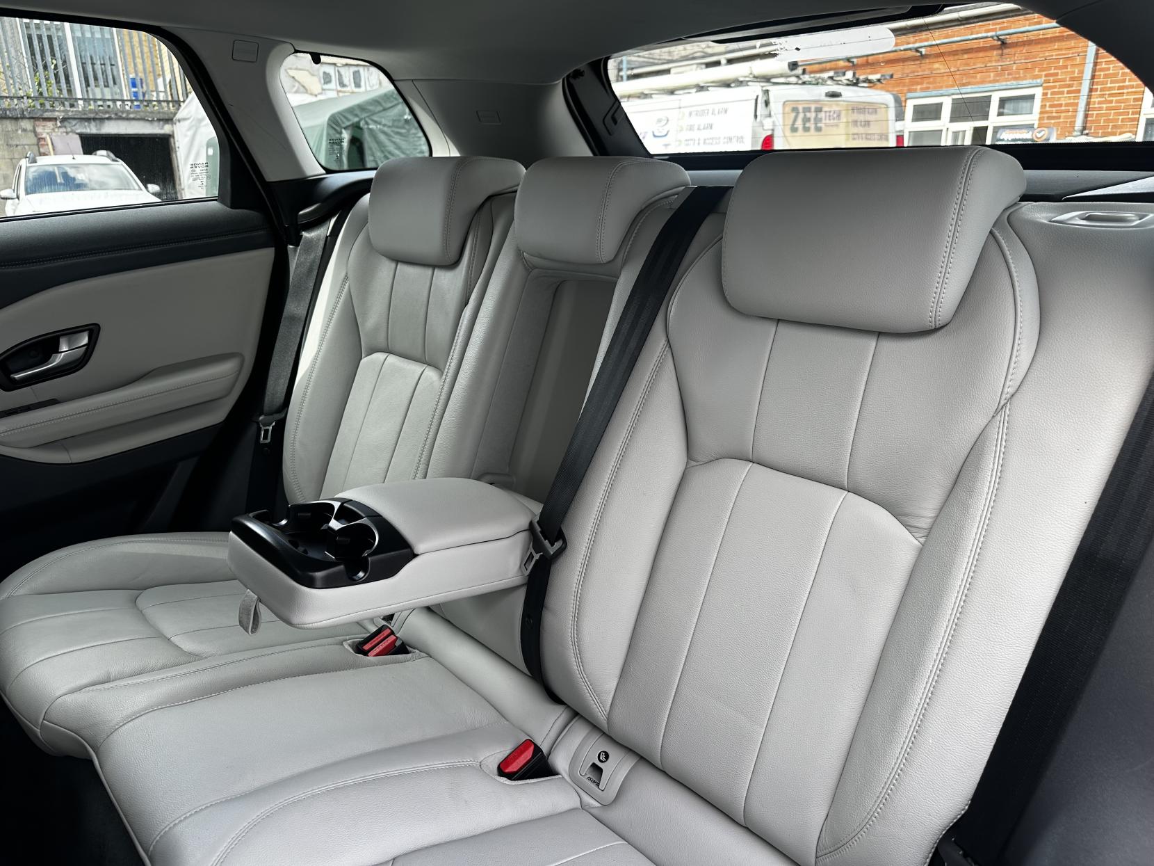 Land Rover Range Rover Evoque 2.0 eD4 SE SUV 5dr Diesel Manual FWD Euro 6 (s/s) (150 ps)