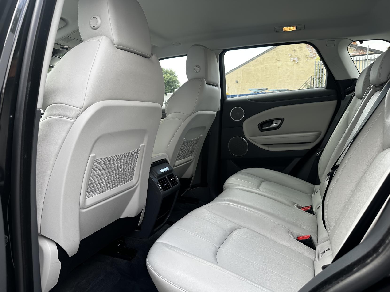 Land Rover Range Rover Evoque 2.0 eD4 SE SUV 5dr Diesel Manual FWD Euro 6 (s/s) (150 ps)