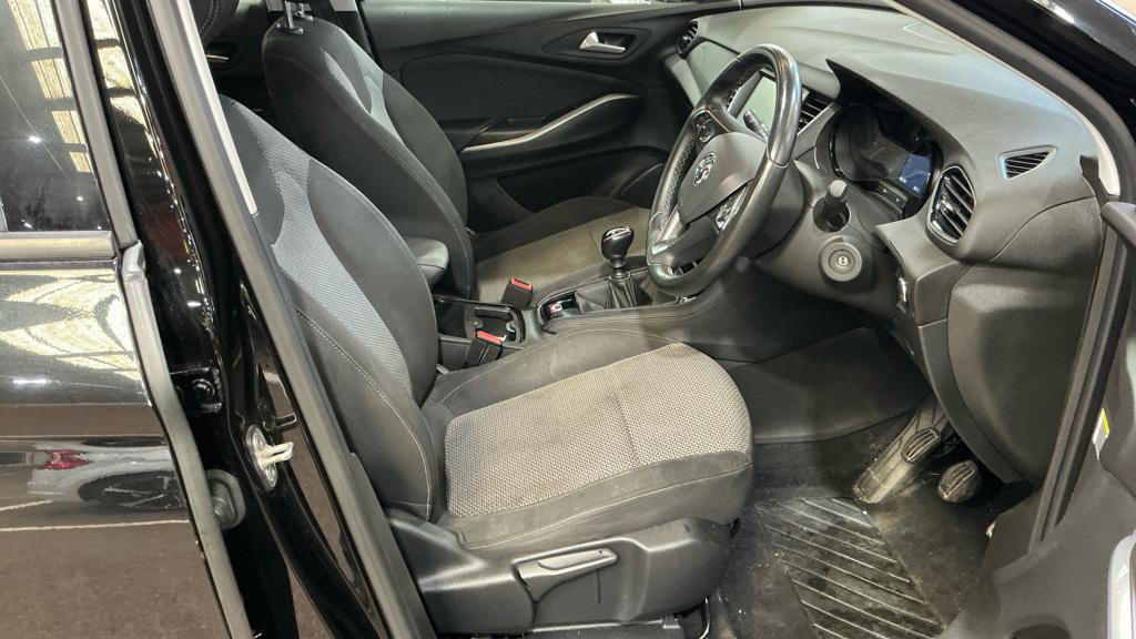 Vauxhall Grandland X 1.2 Turbo GPF SE SUV 5dr Petrol Manual Euro 6 (s/s) (130 ps)