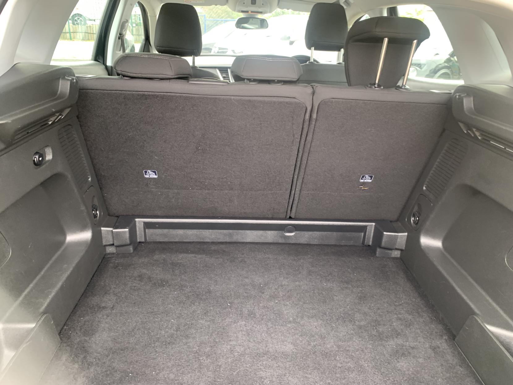 Vauxhall Grandland X 1.2 Turbo GPF SE SUV 5dr Petrol Manual Euro 6 (s/s) (130 ps)