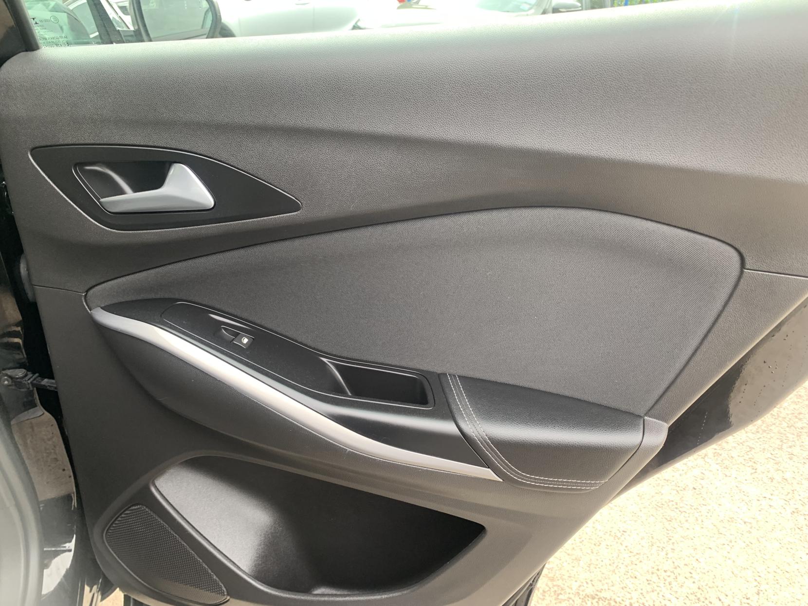 Vauxhall Grandland X 1.2 Turbo GPF SE SUV 5dr Petrol Manual Euro 6 (s/s) (130 ps)