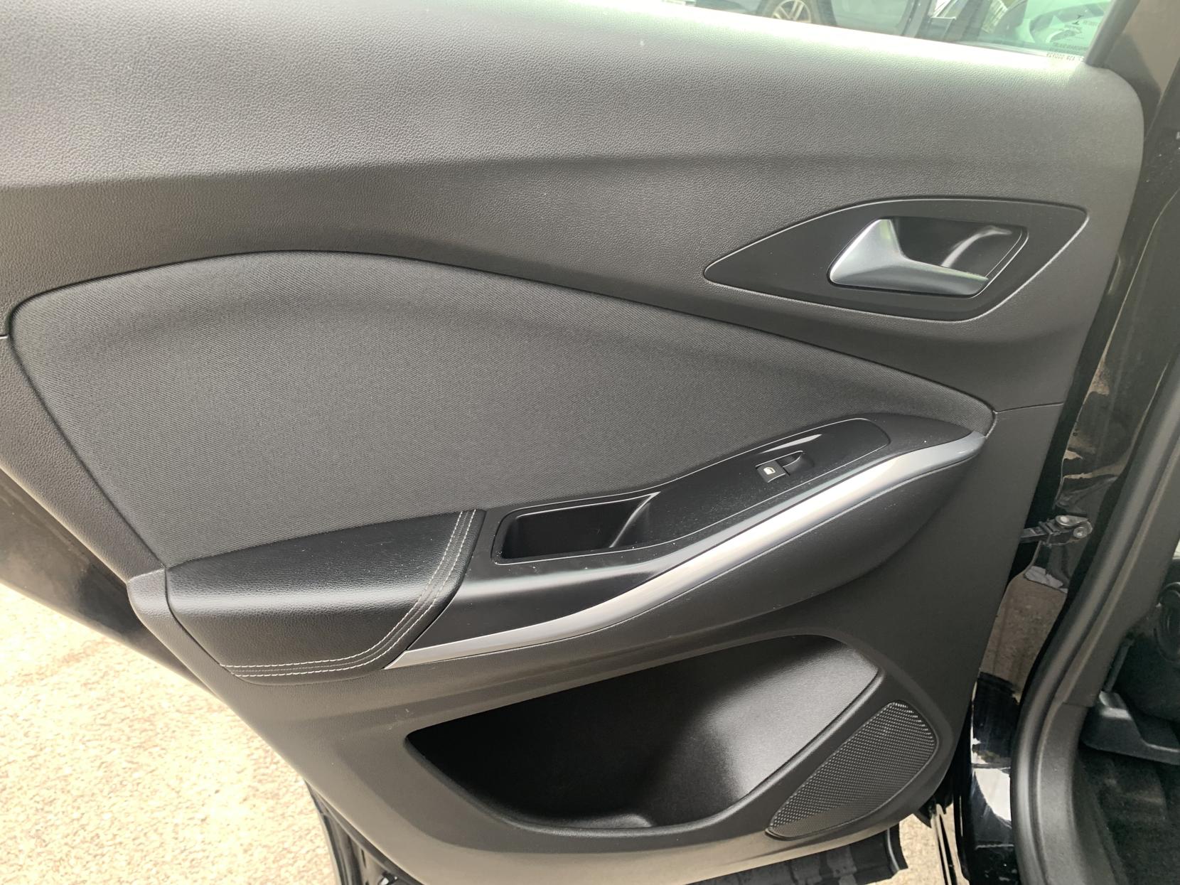 Vauxhall Grandland X 1.2 Turbo GPF SE SUV 5dr Petrol Manual Euro 6 (s/s) (130 ps)