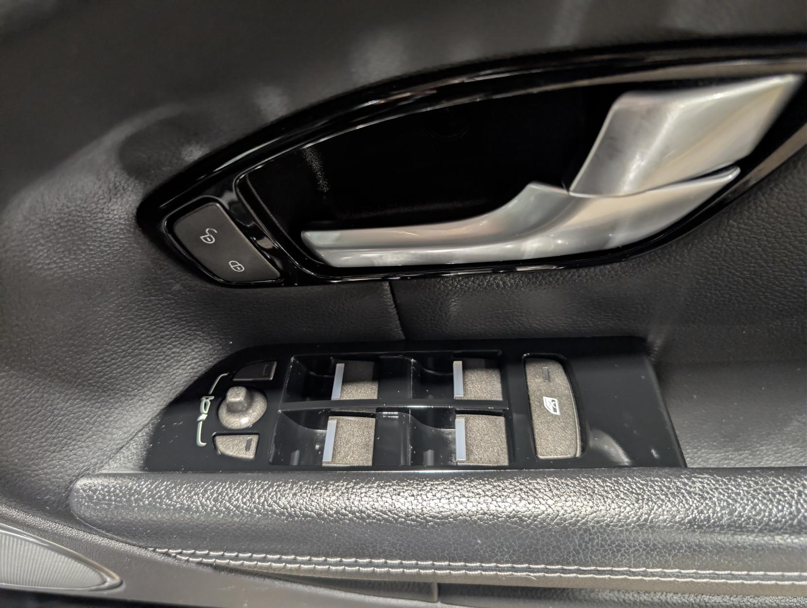 Land Rover Range Rover Evoque 2.0 TD4 SE Tech SUV 5dr Diesel Manual 4WD Euro 6 (s/s) (180 ps)