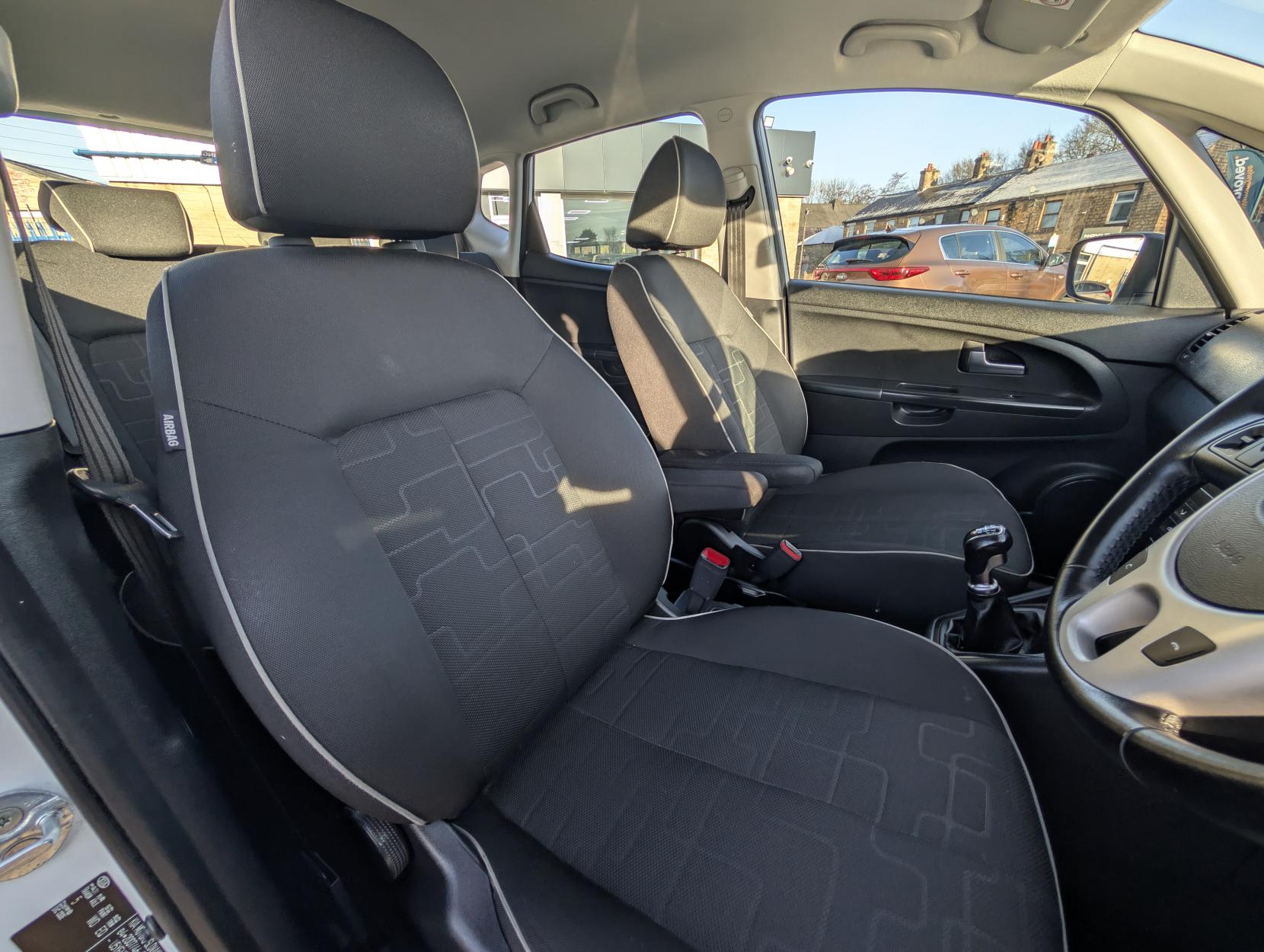 Kia Venga 1.4 EcoDynamics 2 MPV 5dr Petrol Manual Euro 5 (s/s) (89 bhp)