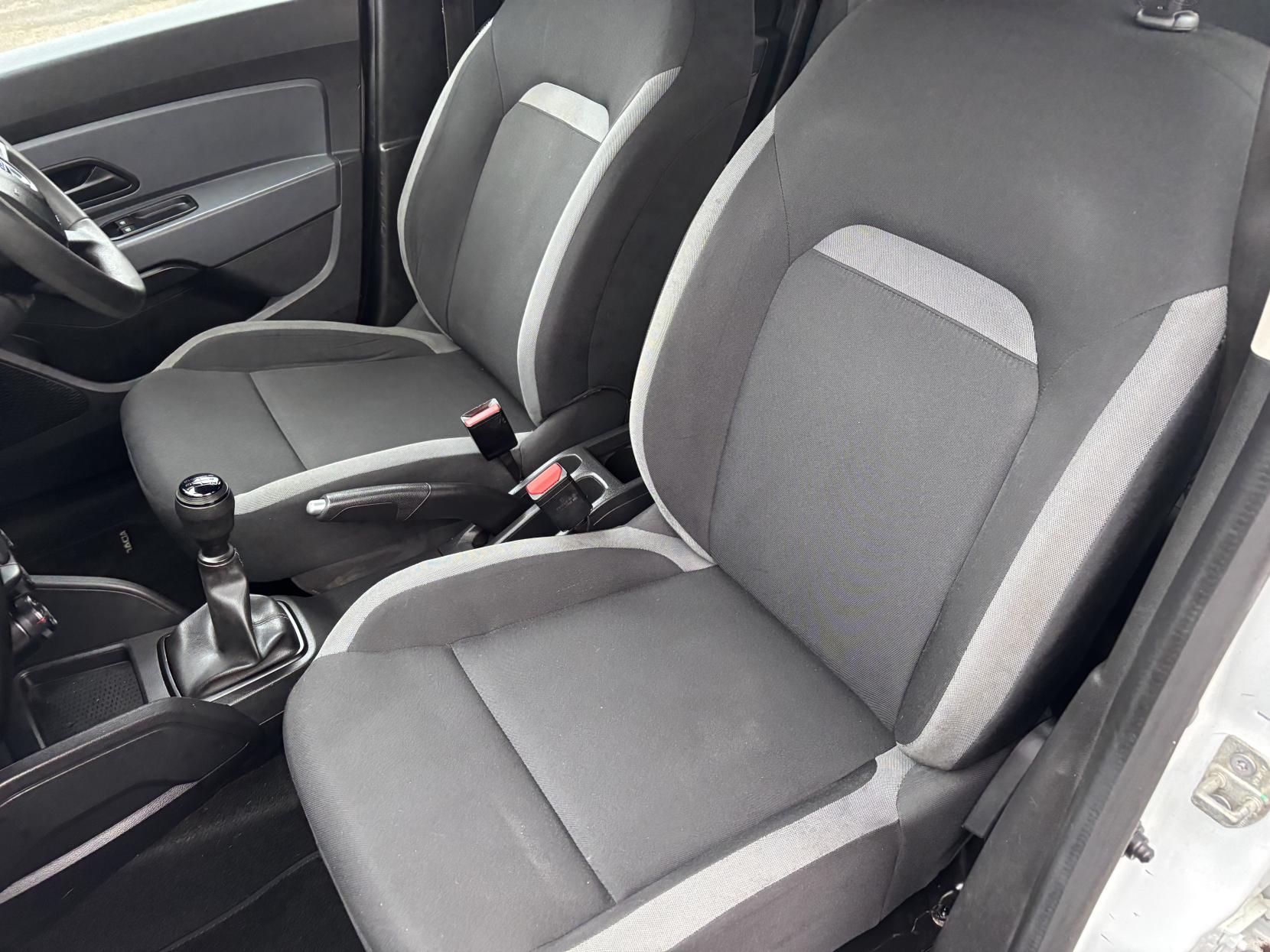 Dacia Duster 1.6 SCe Access SUV 5dr Petrol Manual Euro 6 (s/s) (115 ps)