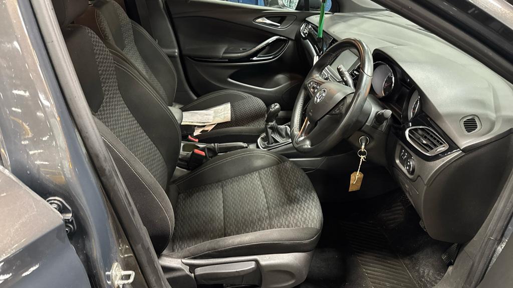 Vauxhall Astra 1.0i Turbo ecoFLEX SRi Hatchback 5dr Petrol Manual Euro 6 (s/s) (105 ps)
