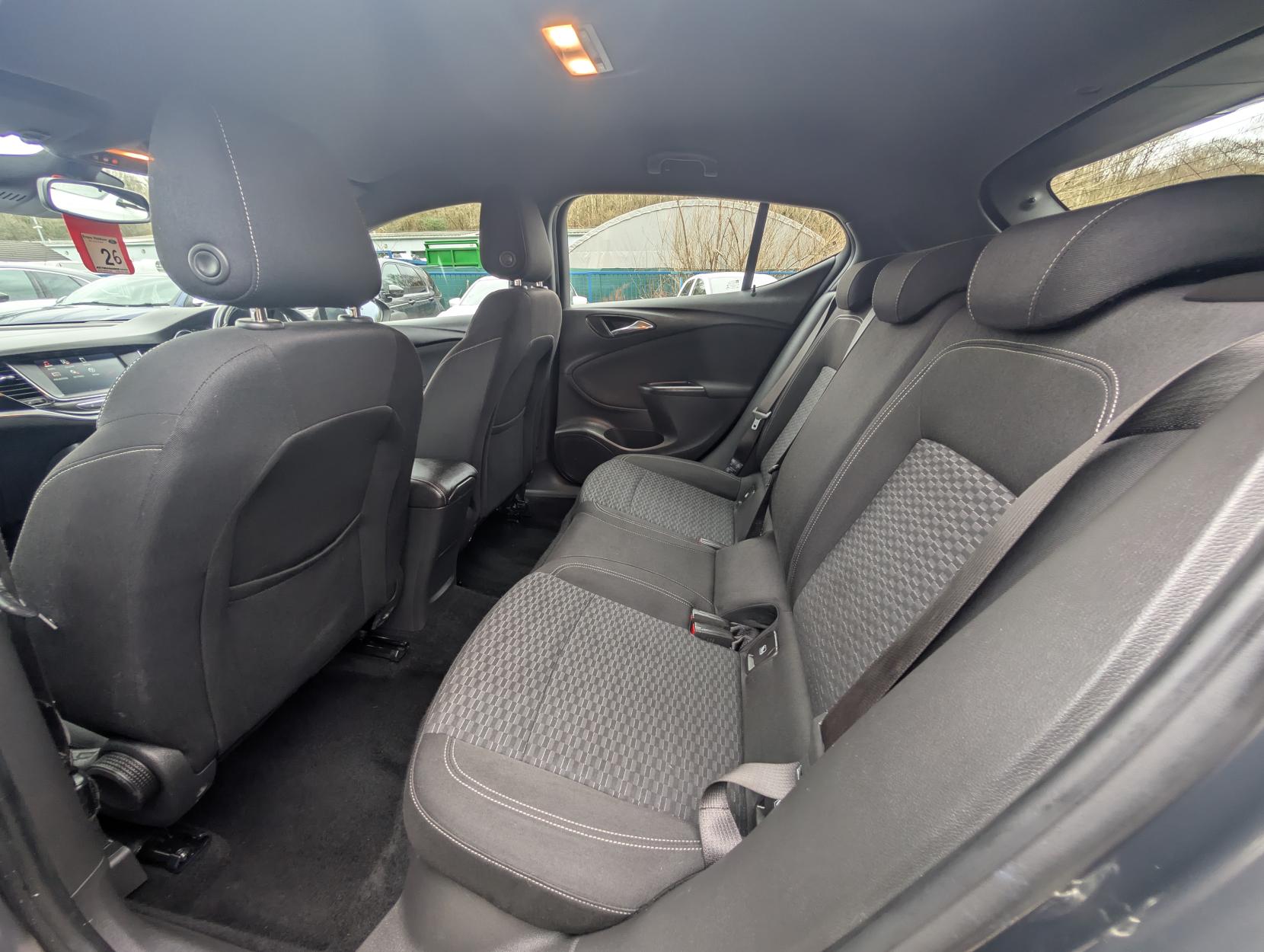 Vauxhall Astra 1.0i Turbo ecoFLEX SRi Hatchback 5dr Petrol Manual Euro 6 (s/s) (105 ps)