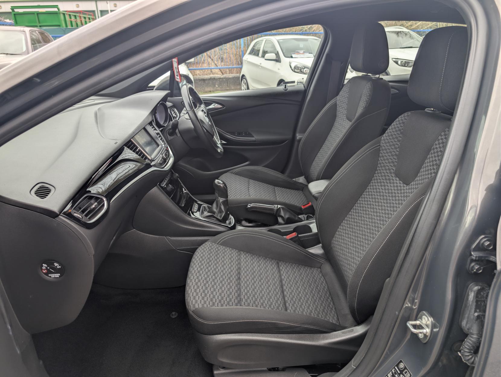 Vauxhall Astra 1.0i Turbo ecoFLEX SRi Hatchback 5dr Petrol Manual Euro 6 (s/s) (105 ps)