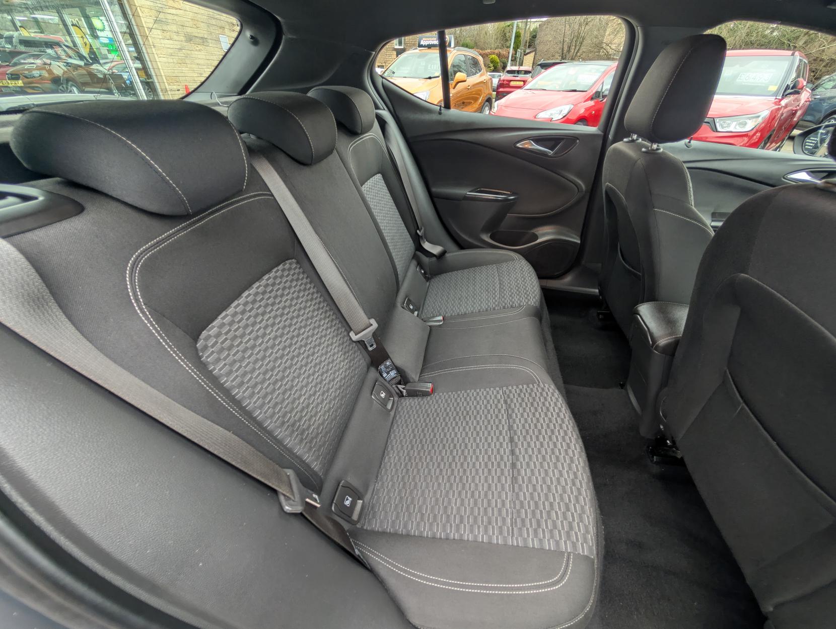 Vauxhall Astra 1.0i Turbo ecoFLEX SRi Hatchback 5dr Petrol Manual Euro 6 (s/s) (105 ps)