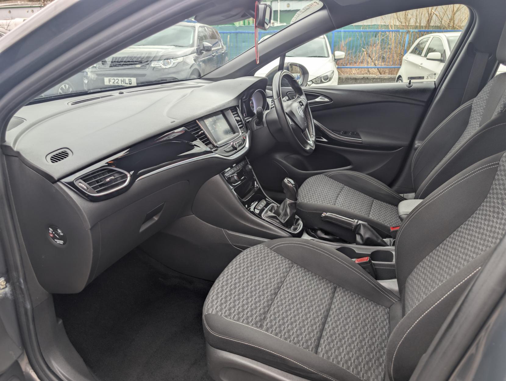 Vauxhall Astra 1.0i Turbo ecoFLEX SRi Hatchback 5dr Petrol Manual Euro 6 (s/s) (105 ps)