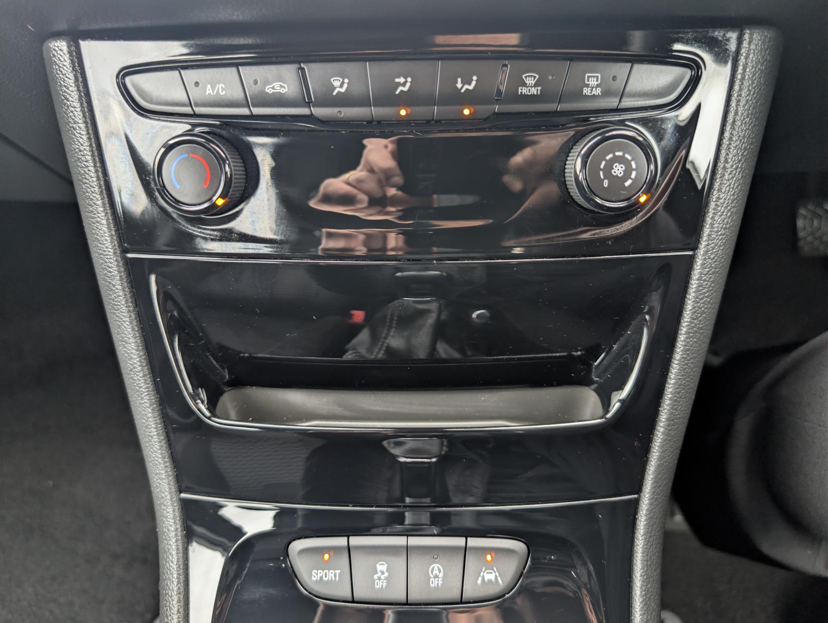 Vauxhall Astra 1.0i Turbo ecoFLEX SRi Hatchback 5dr Petrol Manual Euro 6 (s/s) (105 ps)