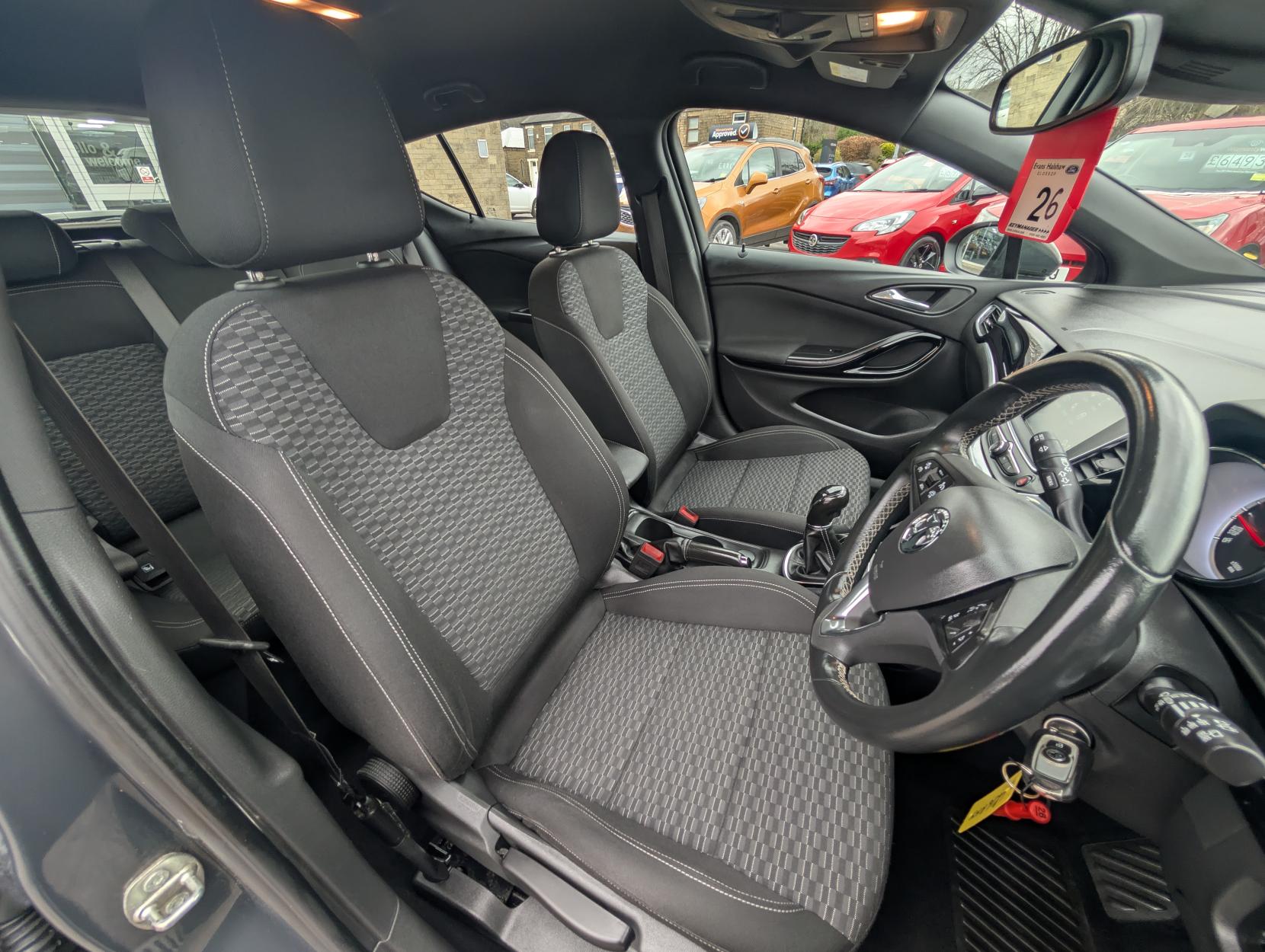 Vauxhall Astra 1.0i Turbo ecoFLEX SRi Hatchback 5dr Petrol Manual Euro 6 (s/s) (105 ps)